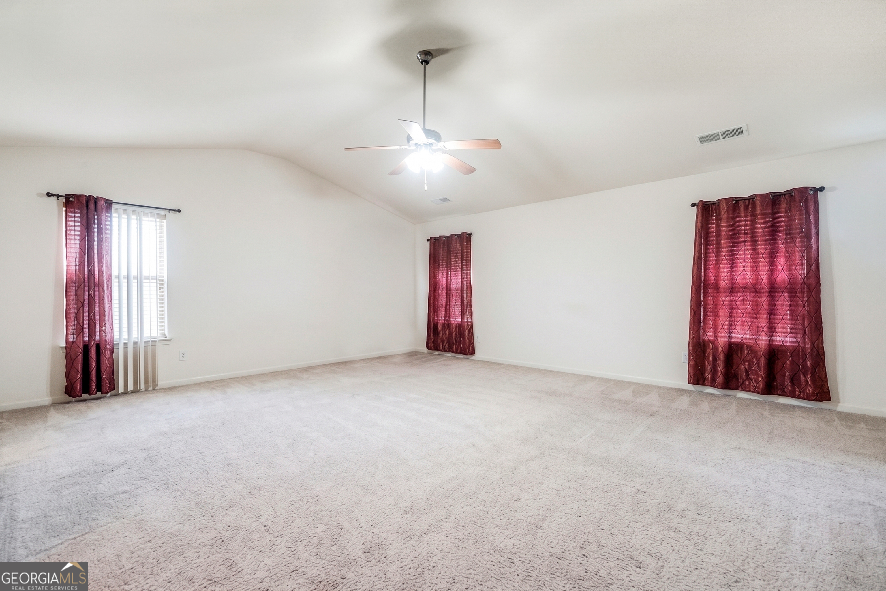 942 Amelia Drive Property Photo 16