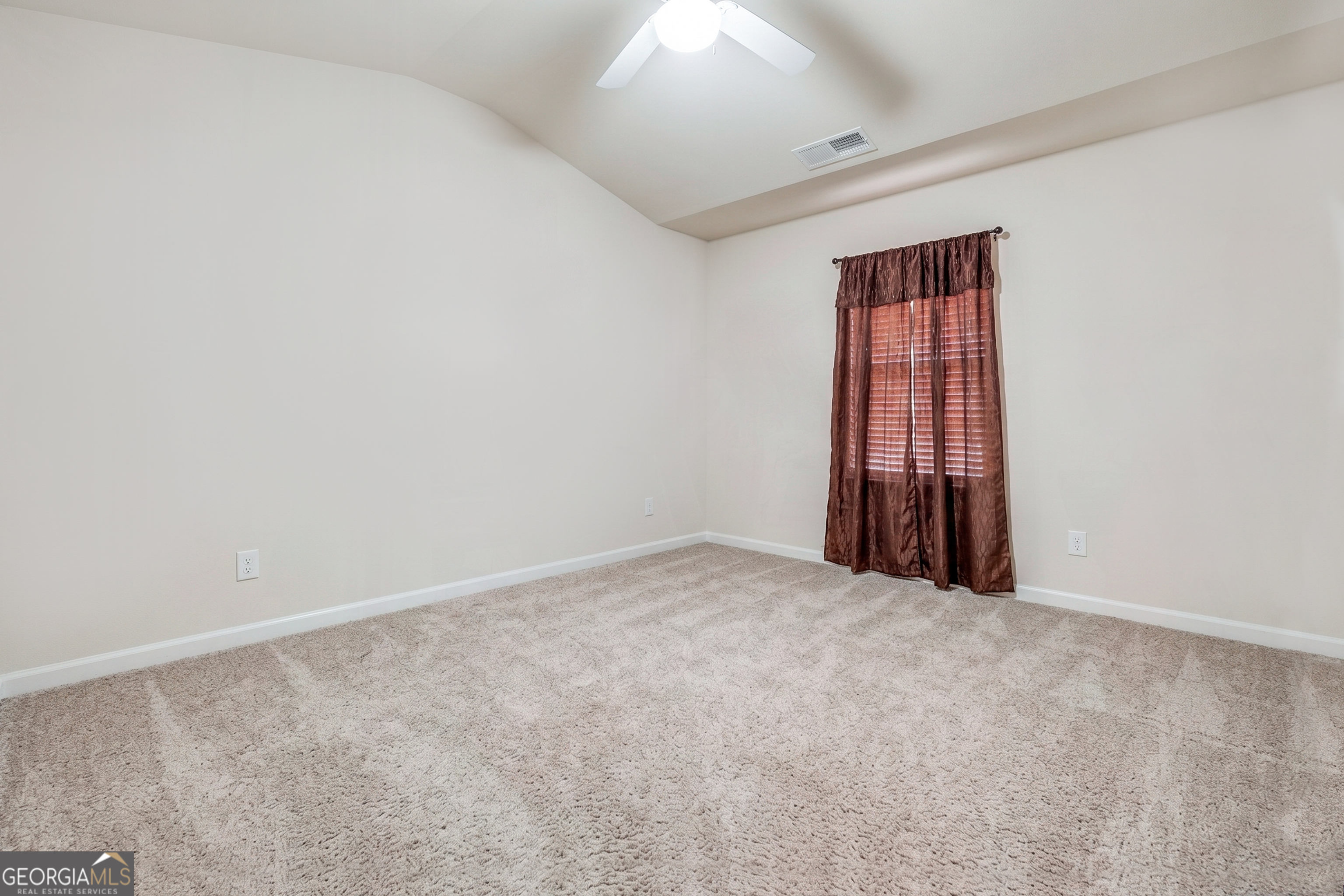 942 Amelia Drive Property Photo 27