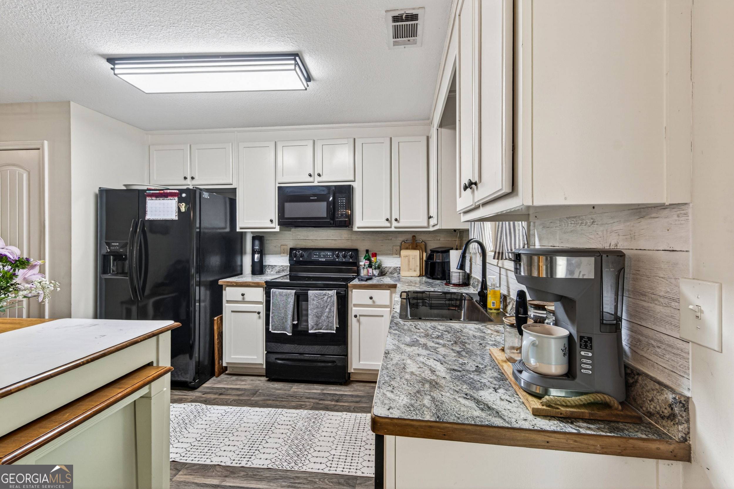 32 Armstrong Drive Property Photo 9