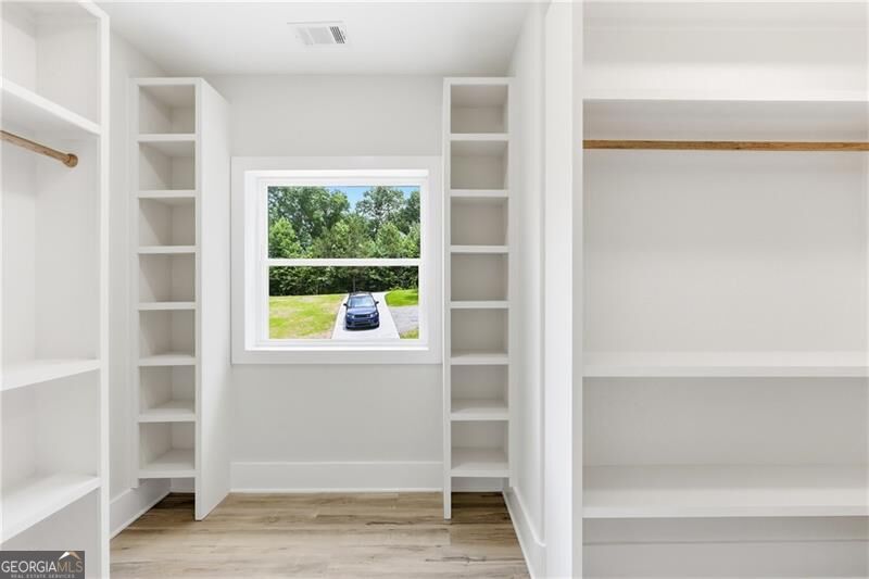 5851 Canterbury Way Property Photo 8