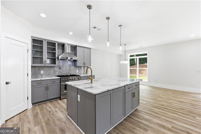 5851 Canterbury Way Property Photo 13