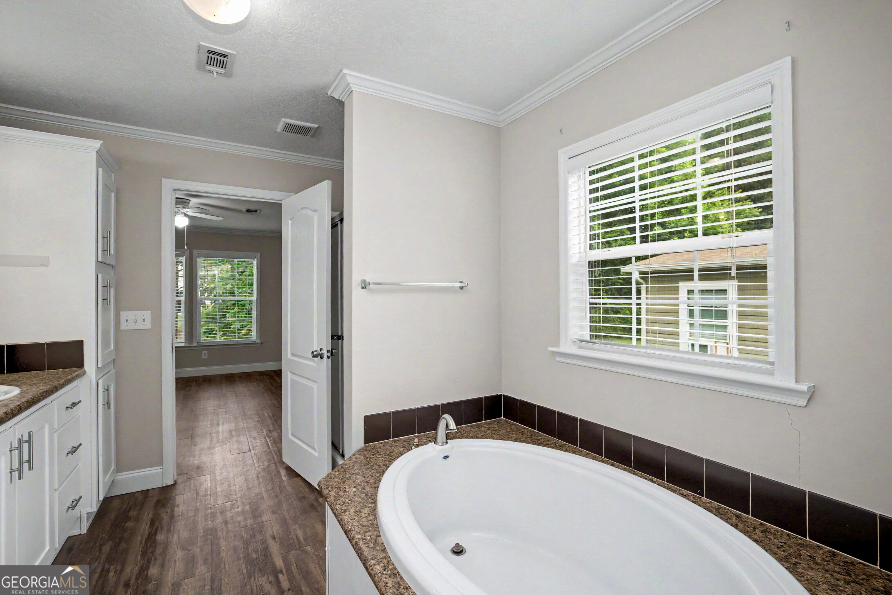 29 Meadow View Street Property Photo 17