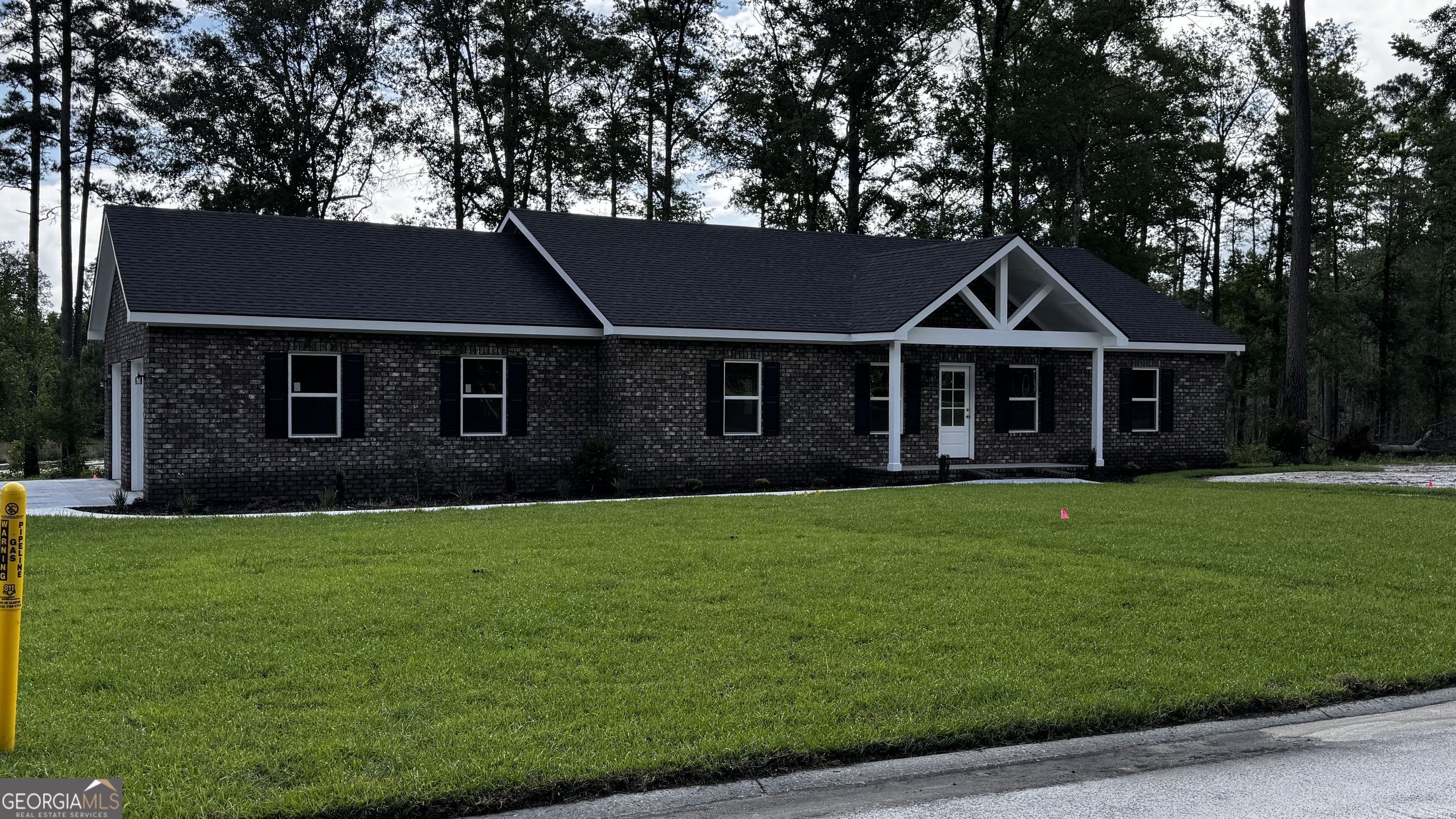 3 Willow Pointe Property Photo 4