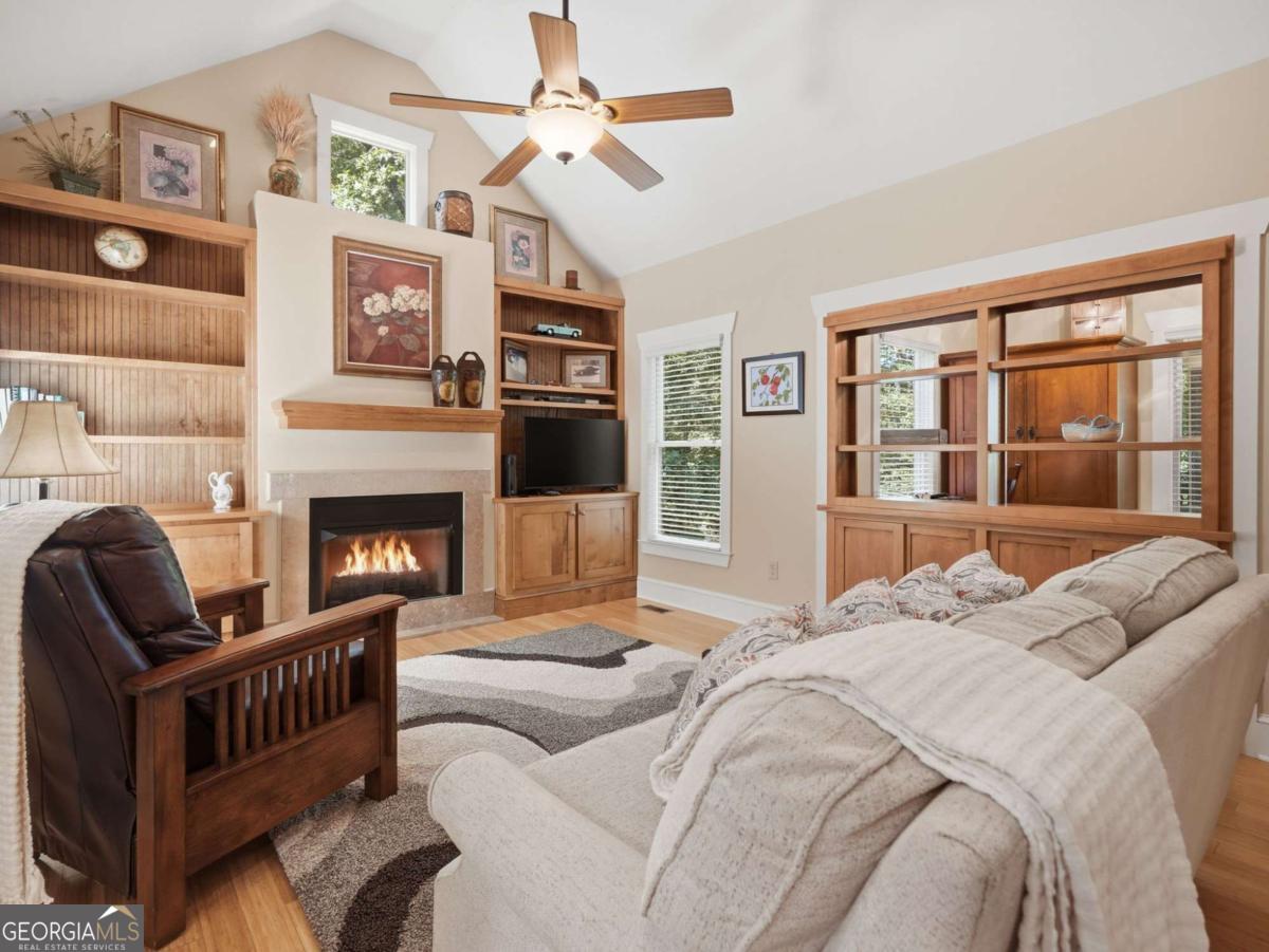 1110 Chatsworth Highway Property Photo 3
