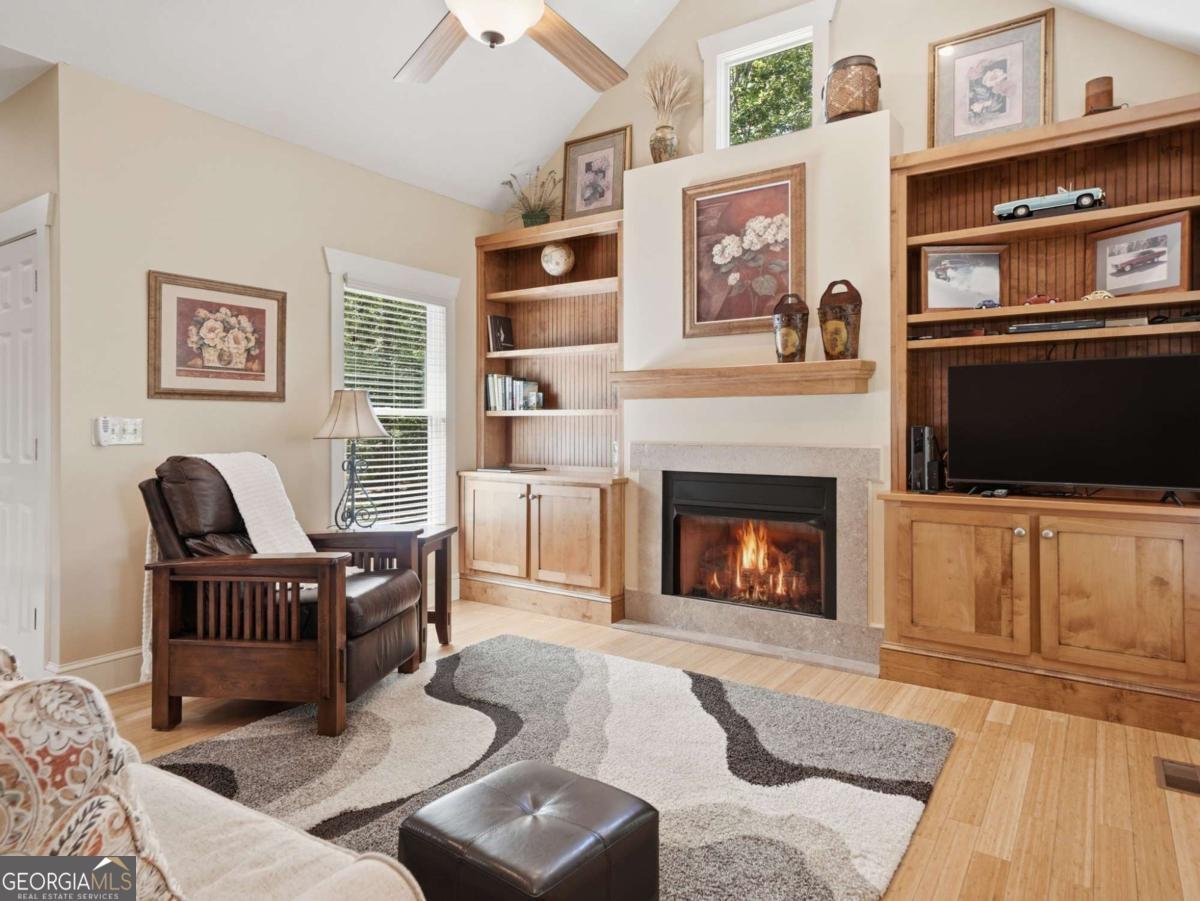 1110 Chatsworth Highway Property Photo 4