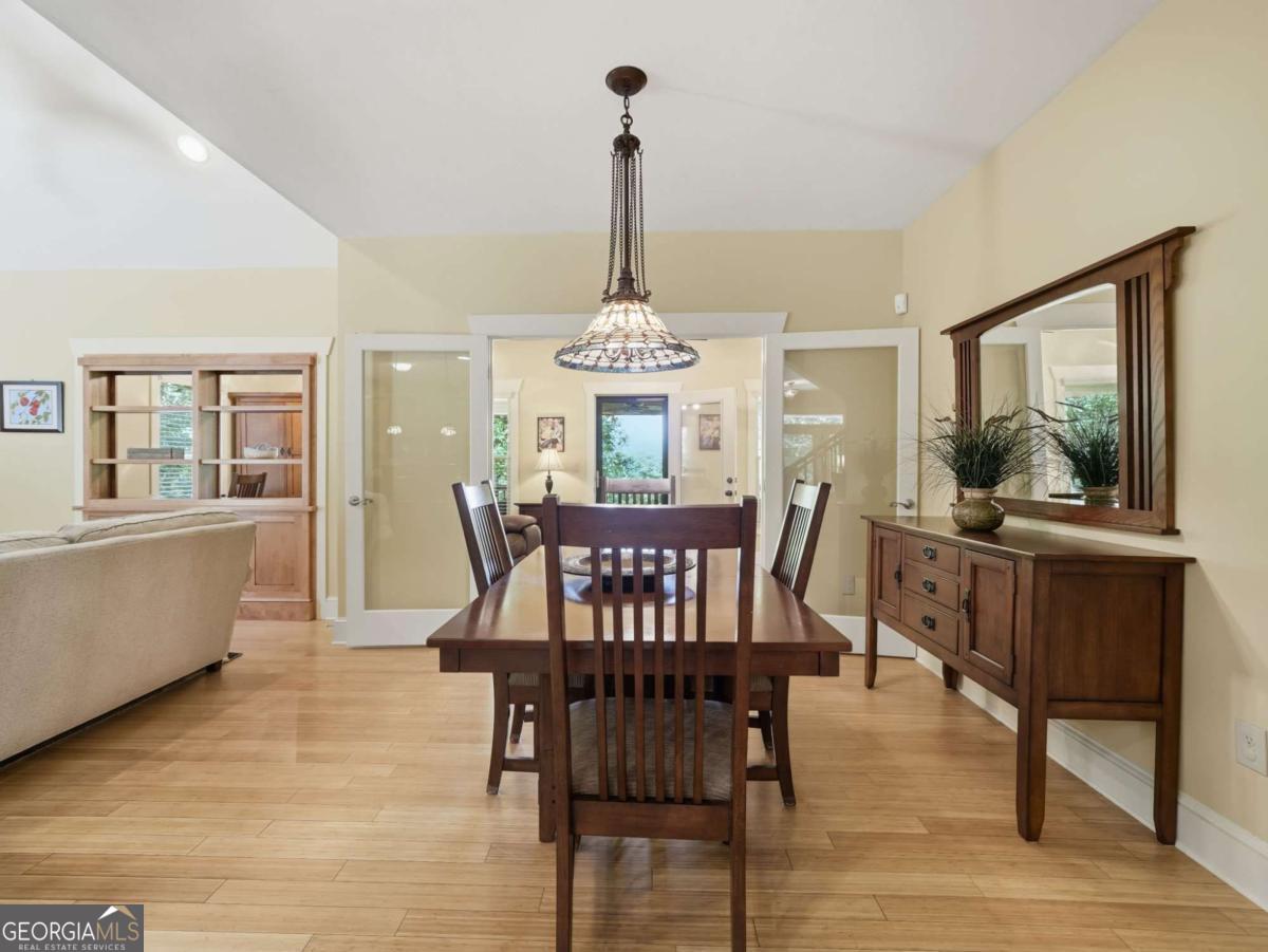 1110 Chatsworth Highway Property Photo 11
