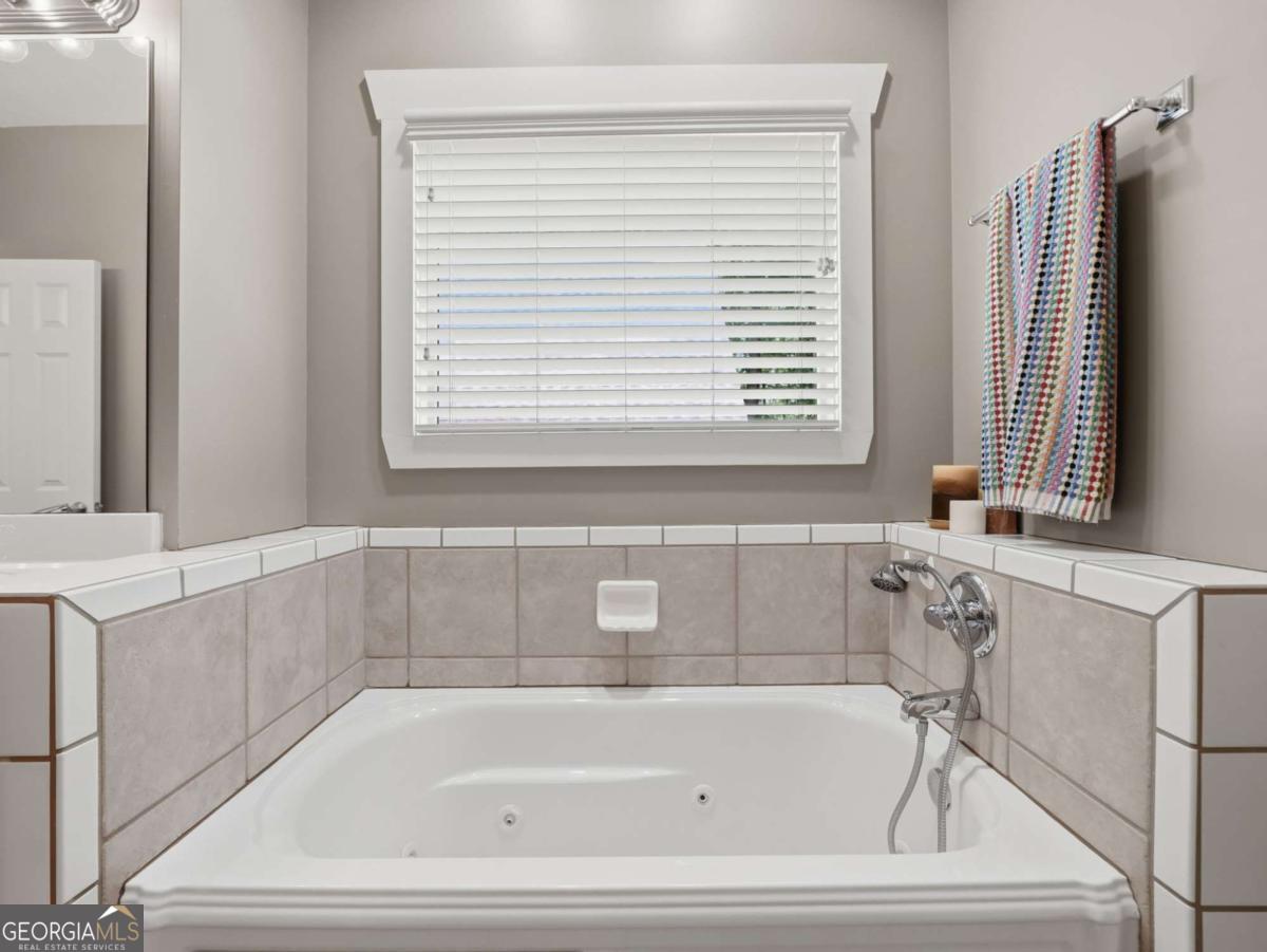 1110 Chatsworth Highway Property Photo 19
