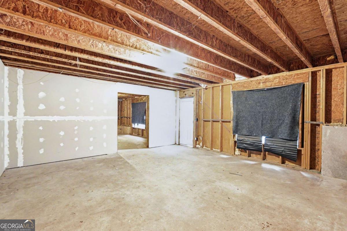 5177 Arran Lane Property Photo 27