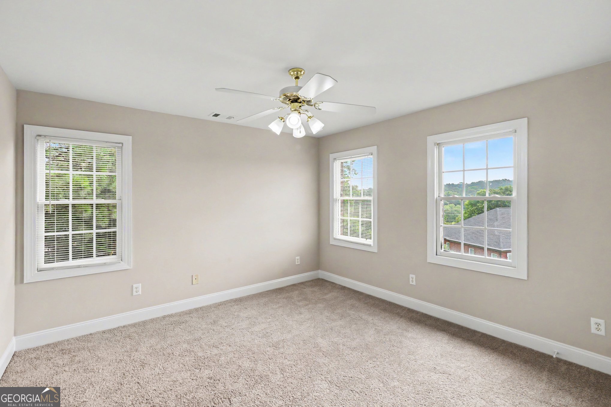 130 Oakhurst Terrace Ne Property Photo 18