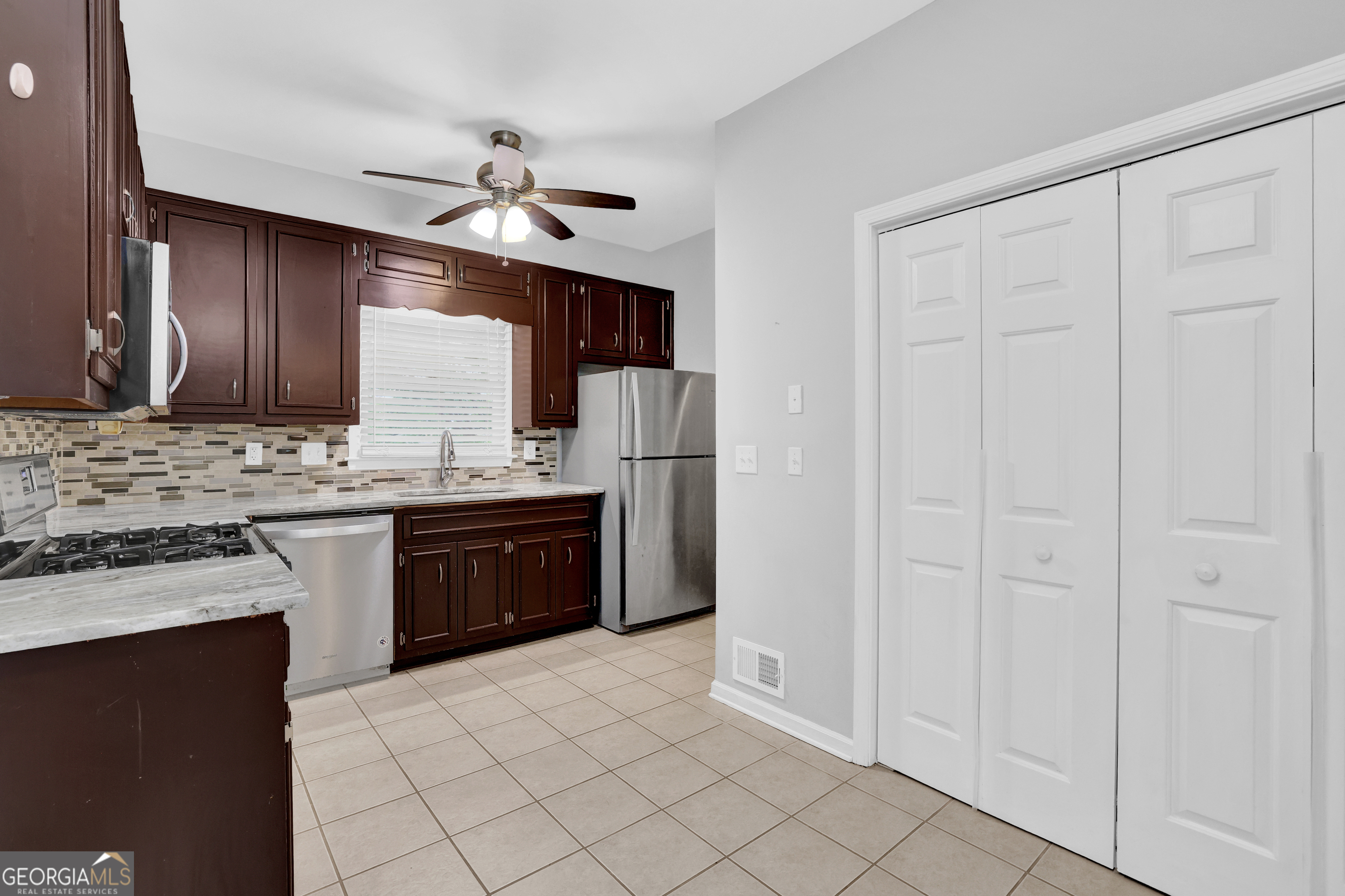 1449 Cambridge Common Property Photo 4