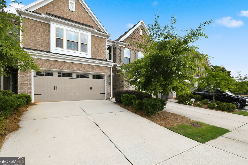 1162 Lanier Willow Path Property Photo 3