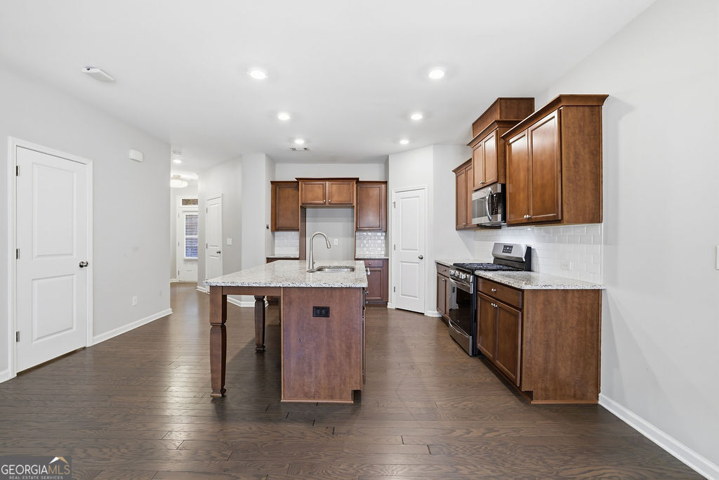 1162 Lanier Willow Path Property Photo 13