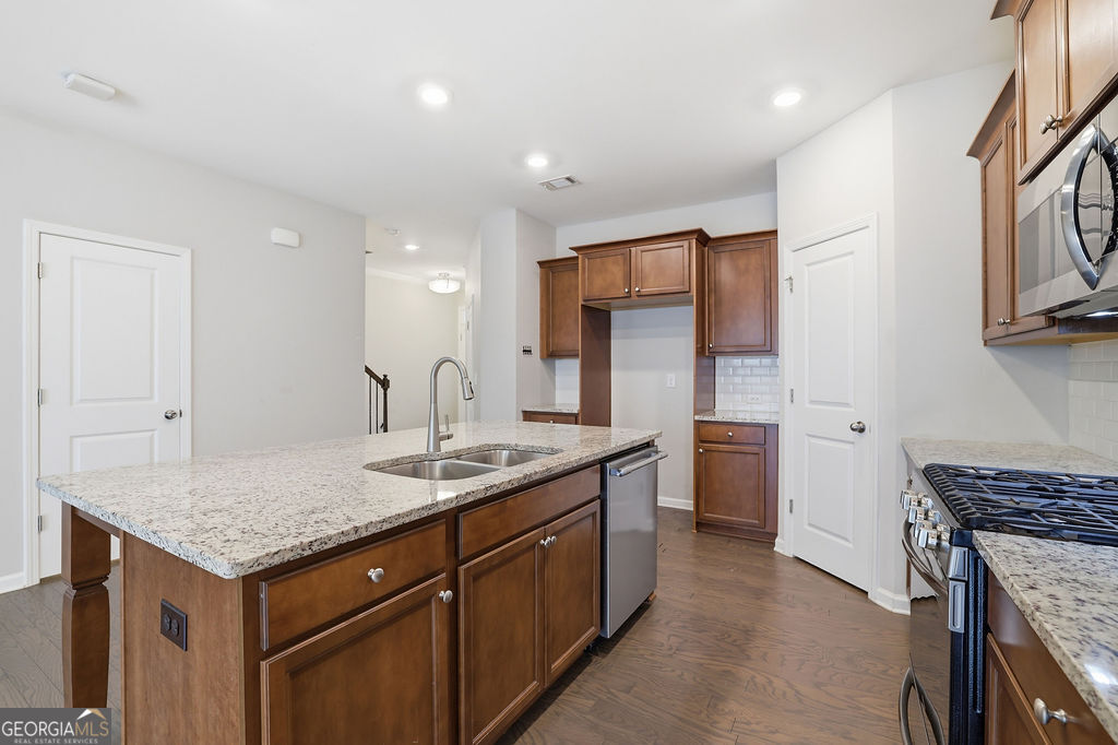 1162 Lanier Willow Path Property Photo 14