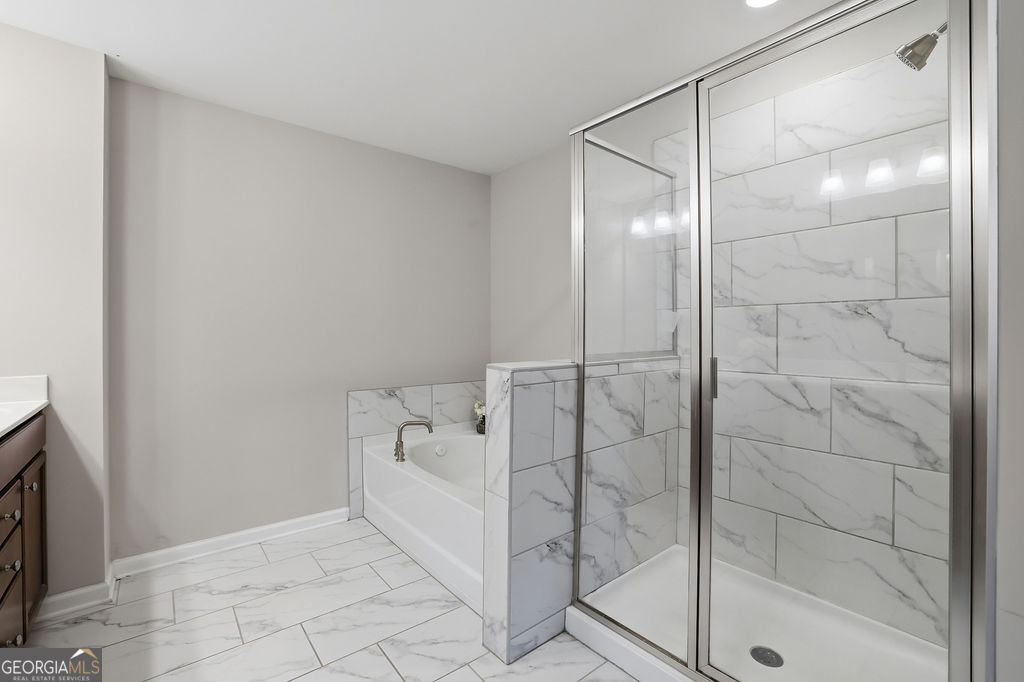 1162 Lanier Willow Path Property Photo 30