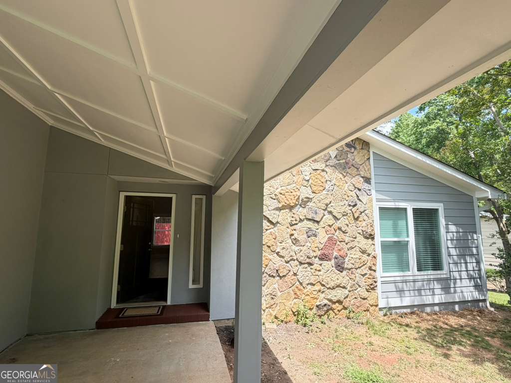 1128 Hillcrest Court Nw Property Photo 4