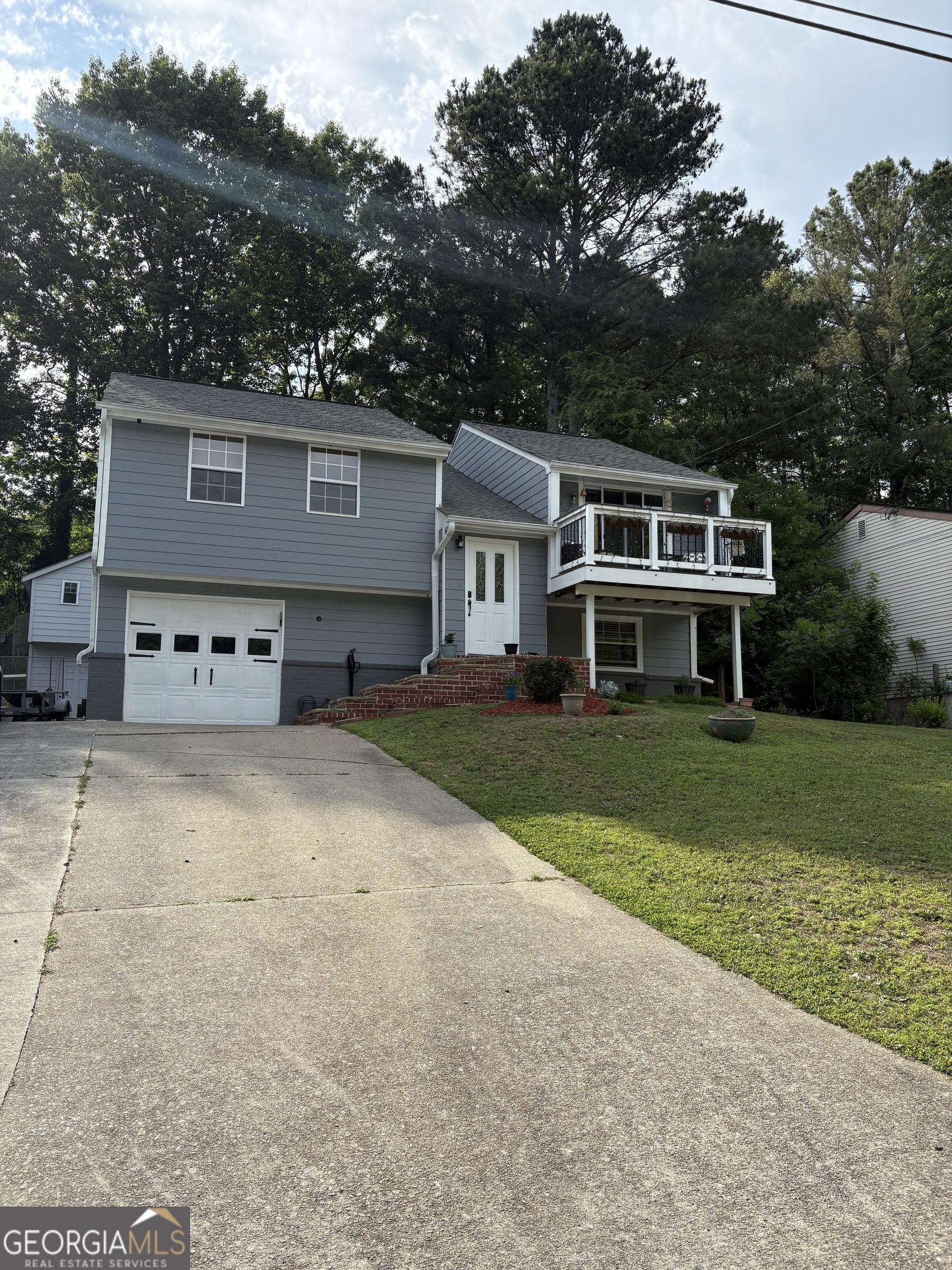 5529 Willow Brook Drive Property Photo 2