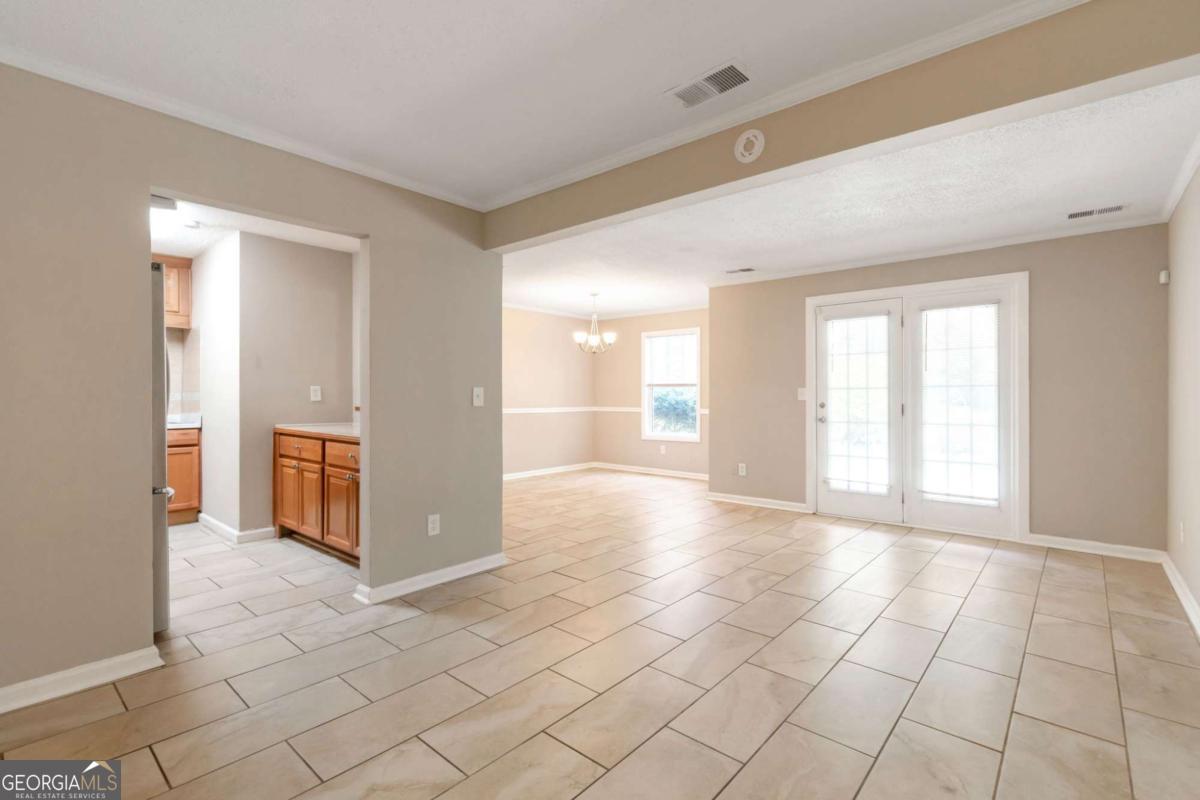 3597 Woodbriar Circle # B Property Photo 3