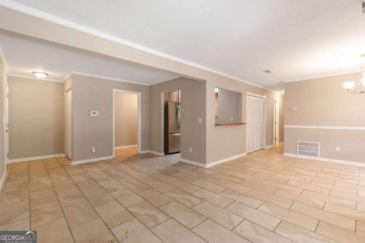3597 Woodbriar Circle # B Property Photo 4