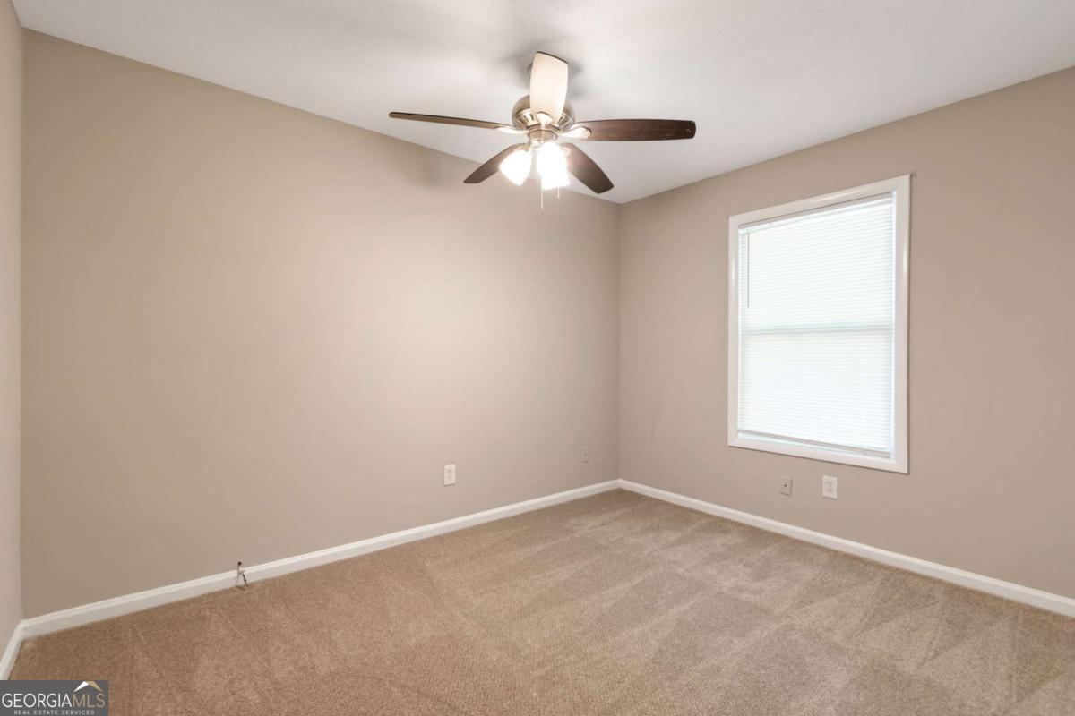 3597 Woodbriar Circle # B Property Photo 11
