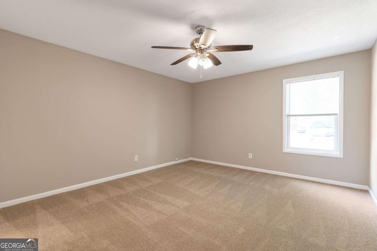3597 Woodbriar Circle # B Property Photo 12