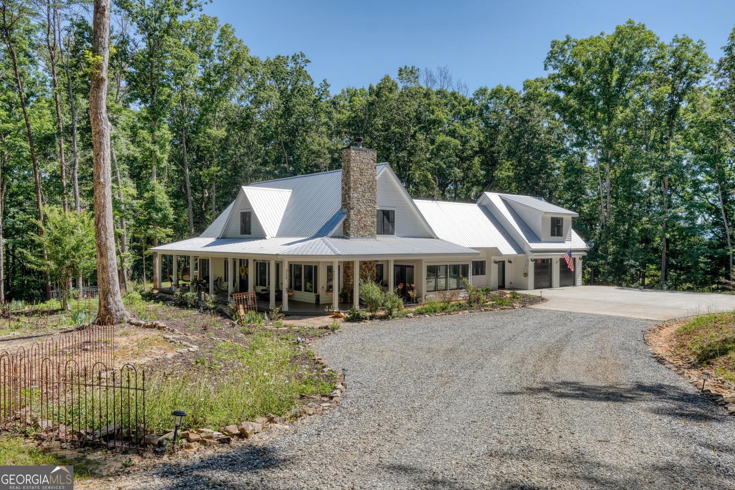 392 Mustang Trail Property Photo 1