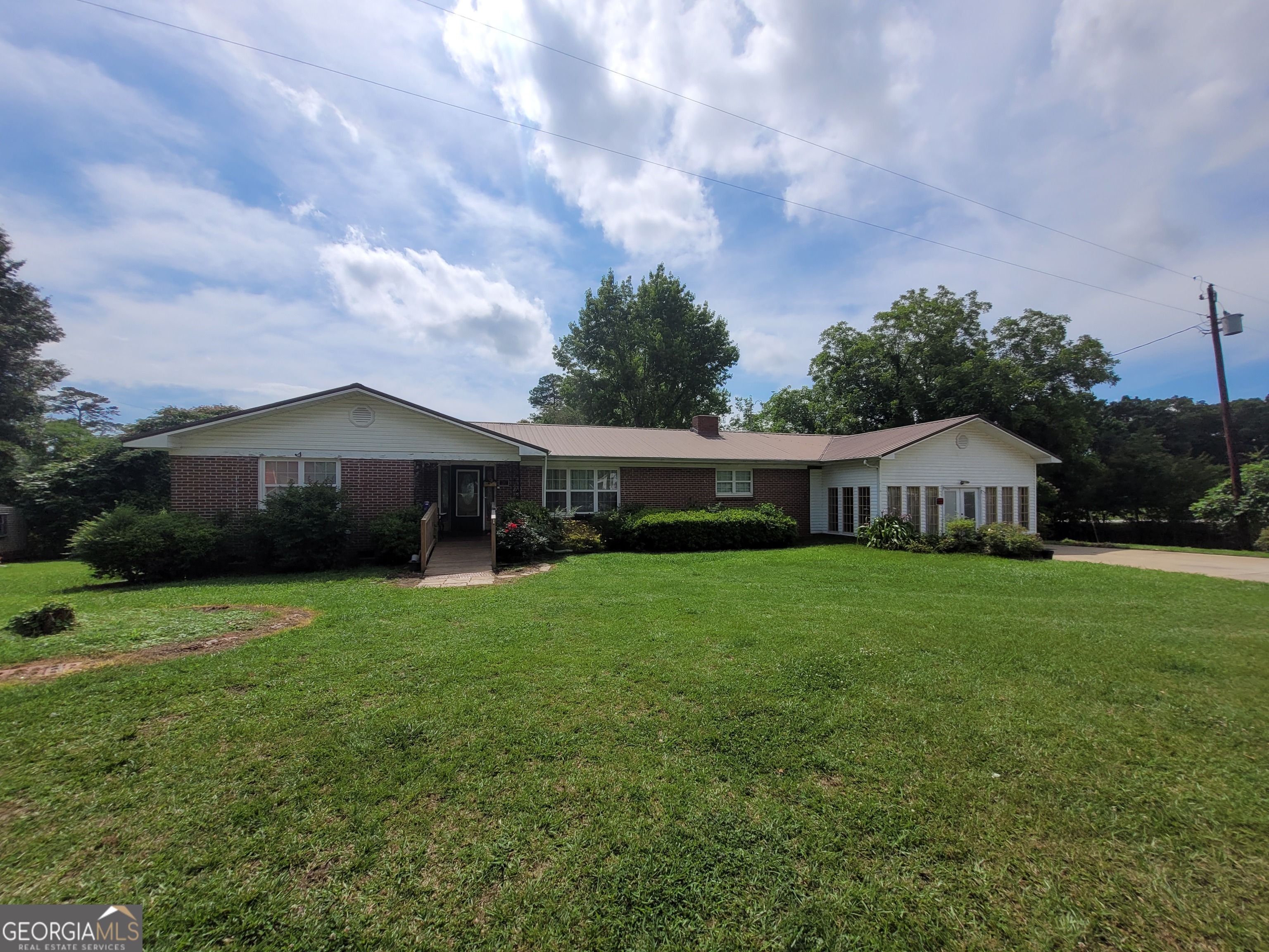 1140 Lafayette Hwy Property Photo 1