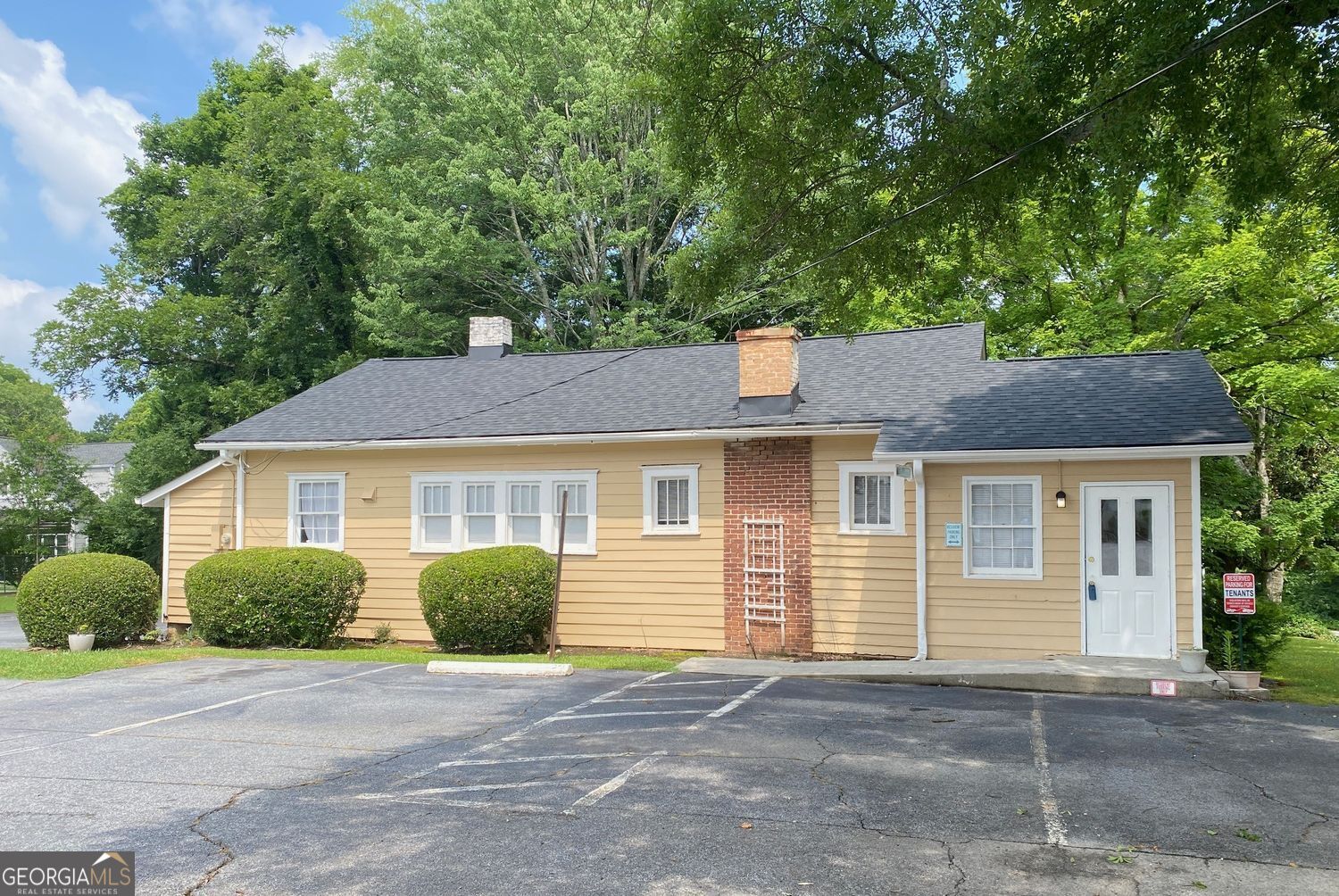 175 Park Drive Property Photo 1