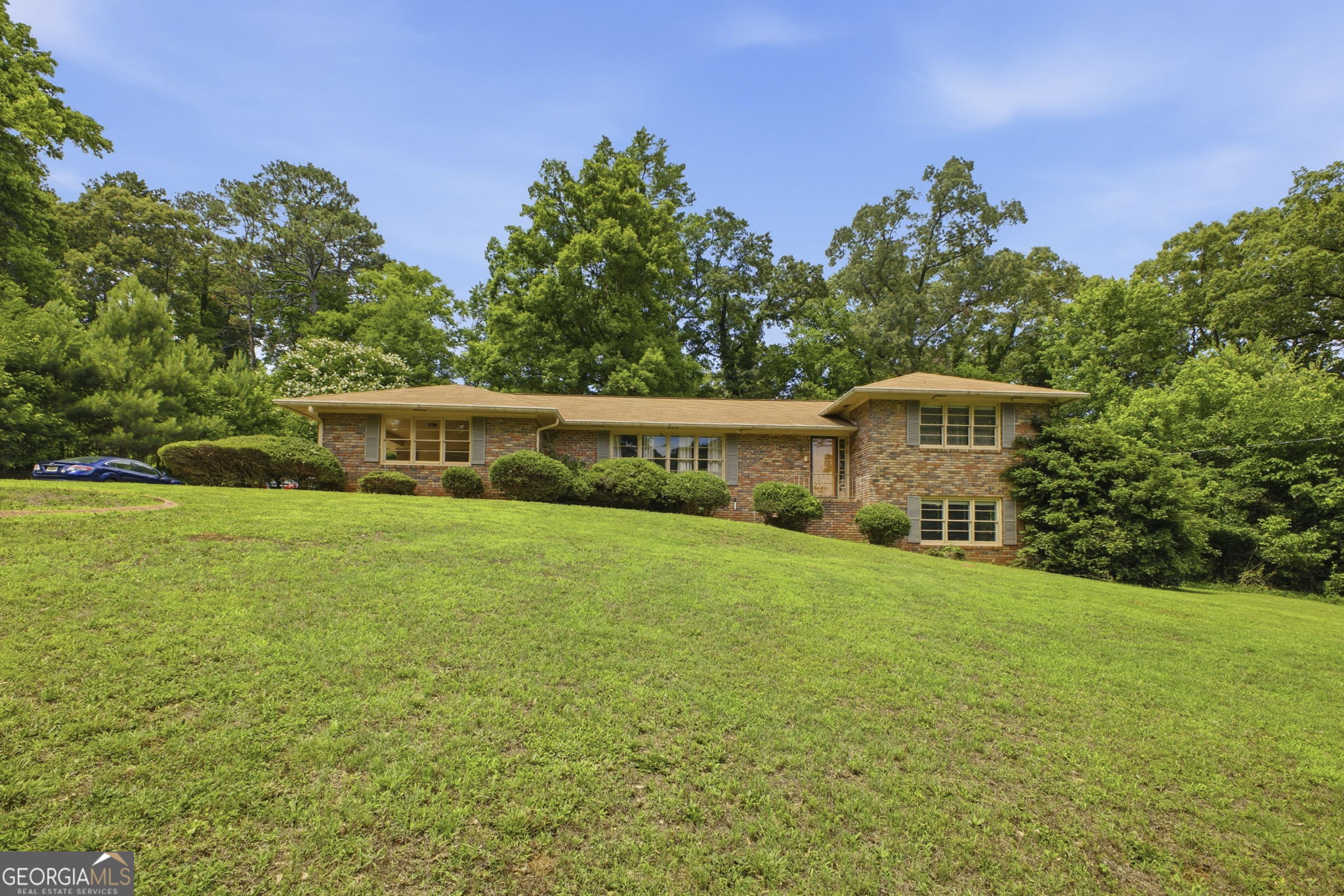 13 Pine Park Drive Se Property Photo 3