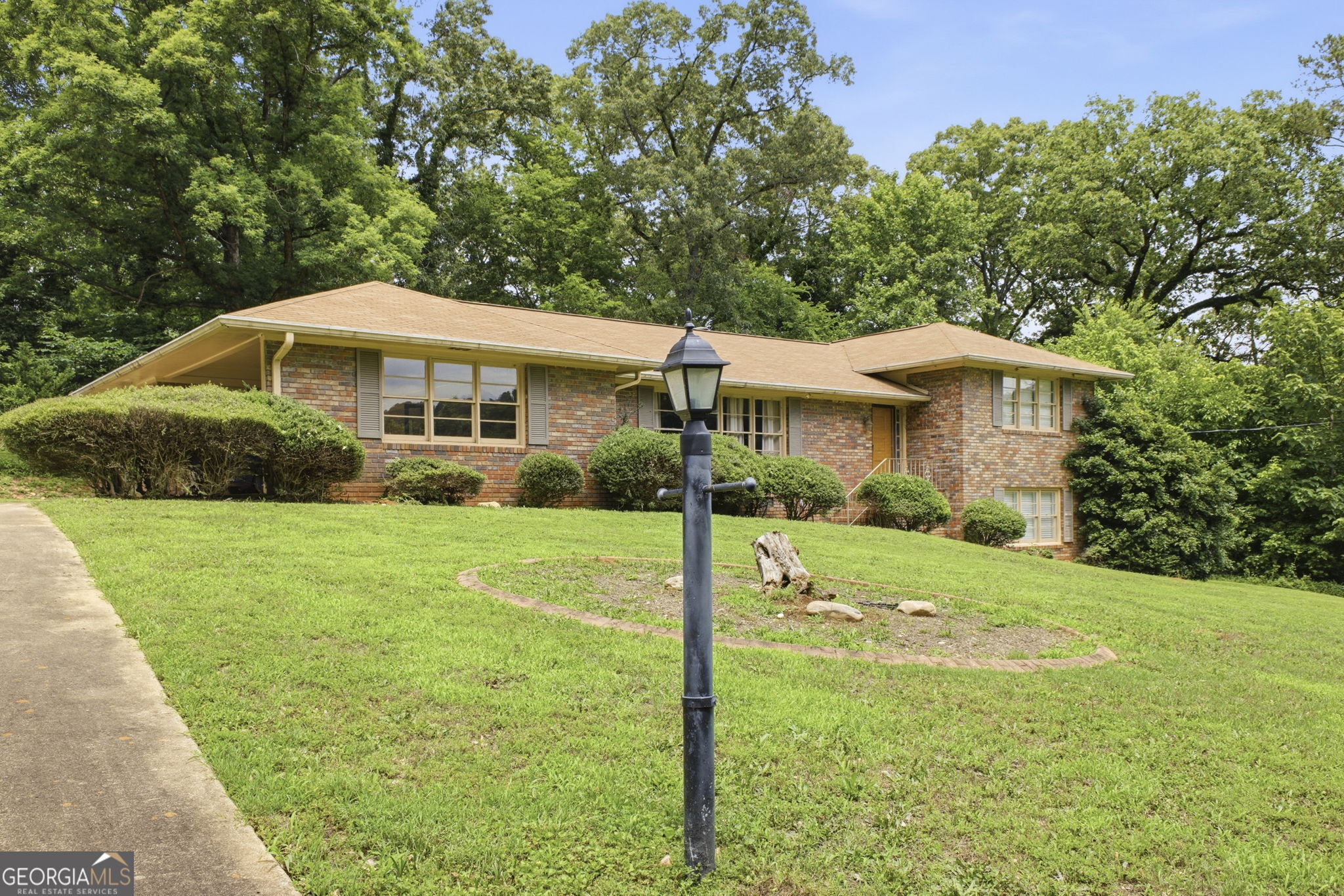13 Pine Park Drive Se Property Photo 4