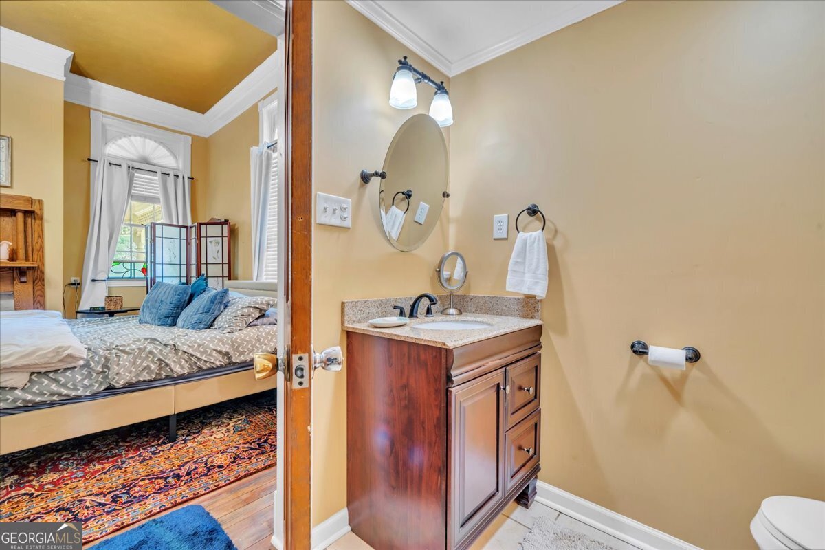 101 Everett Square Property Photo 30