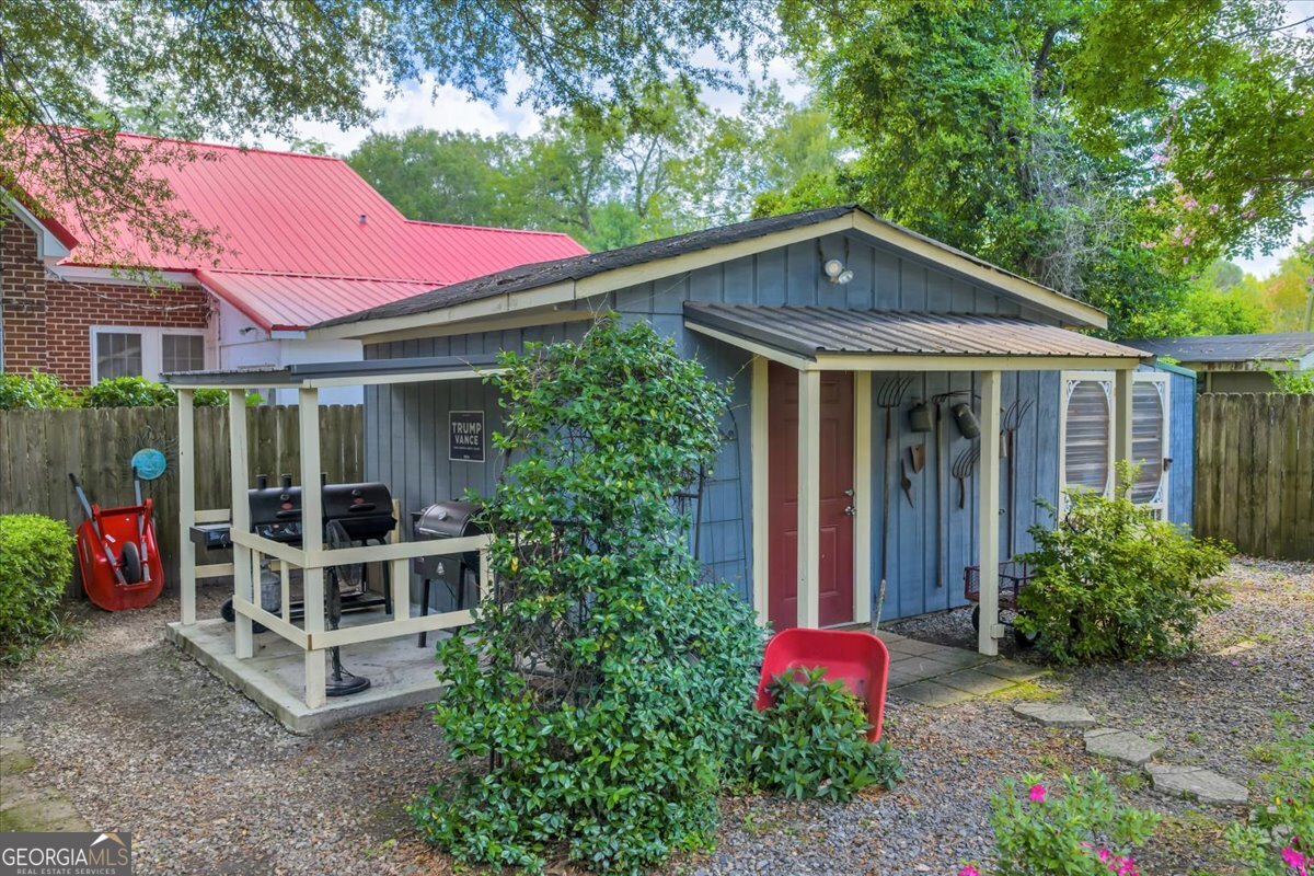 101 Everett Square Property Photo 71