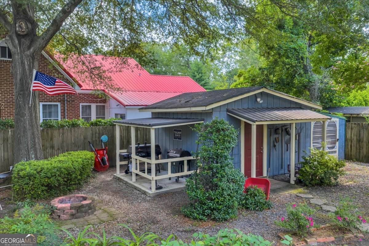 101 Everett Square Property Photo 72