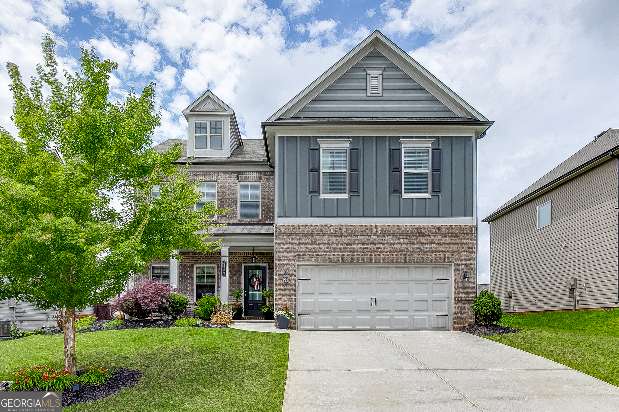 6937 Lancaster Crossing Property Photo 1