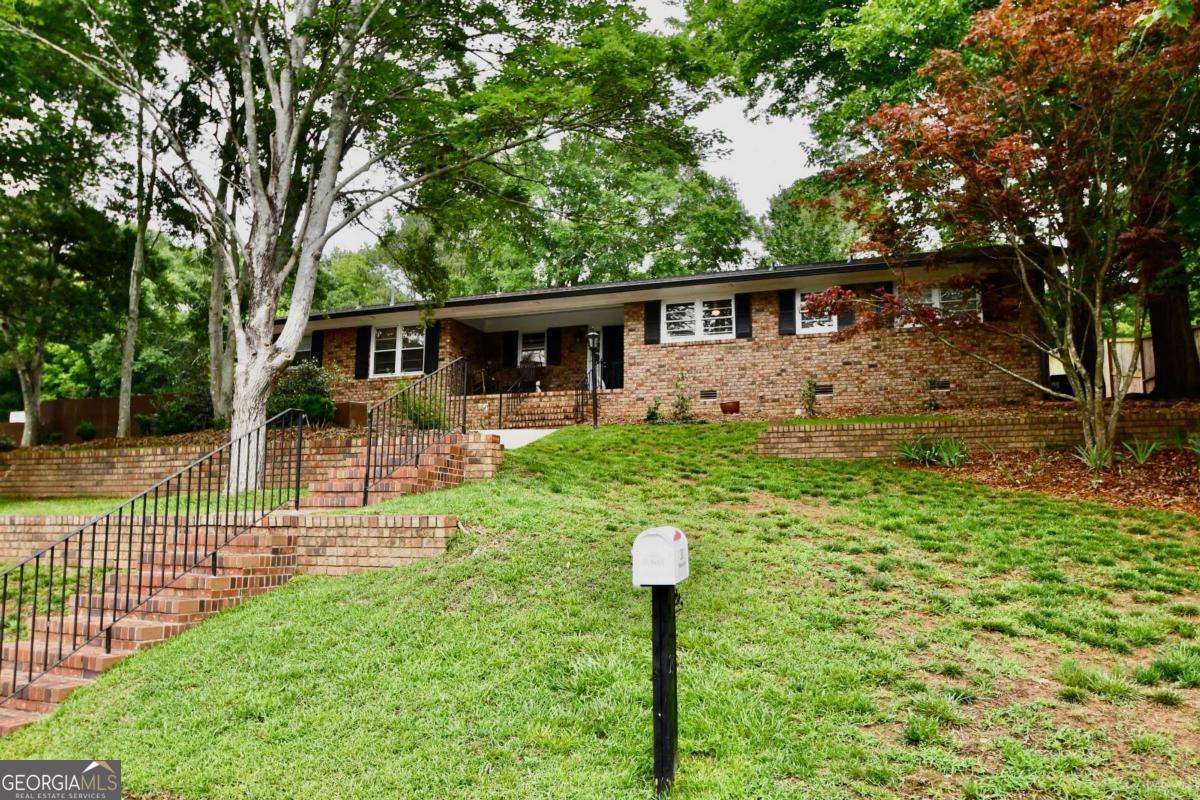 280 Valleybrook Drive Property Photo 1
