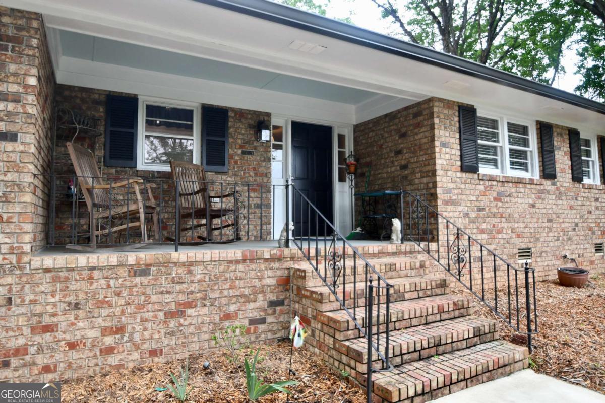 280 Valleybrook Drive Property Photo 3