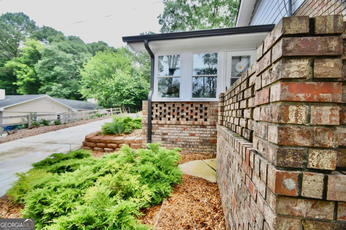 280 Valleybrook Drive Property Photo 7