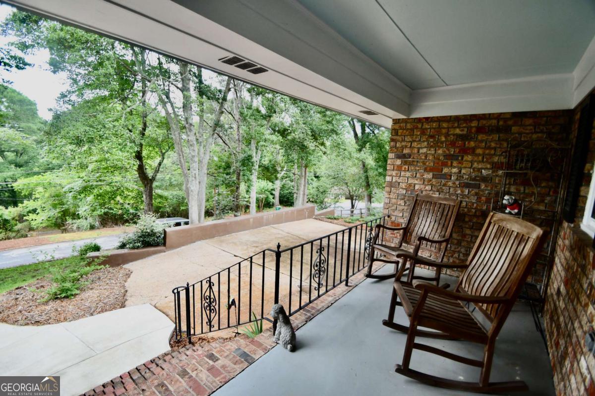 280 Valleybrook Drive Property Photo 10