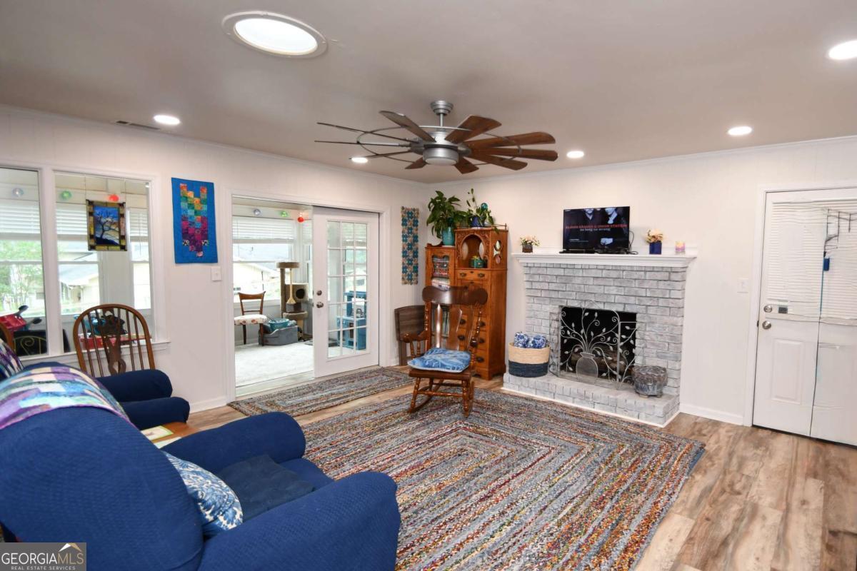 280 Valleybrook Drive Property Photo 14