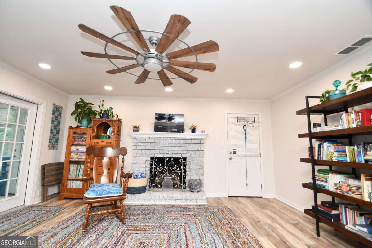 280 Valleybrook Drive Property Photo 16