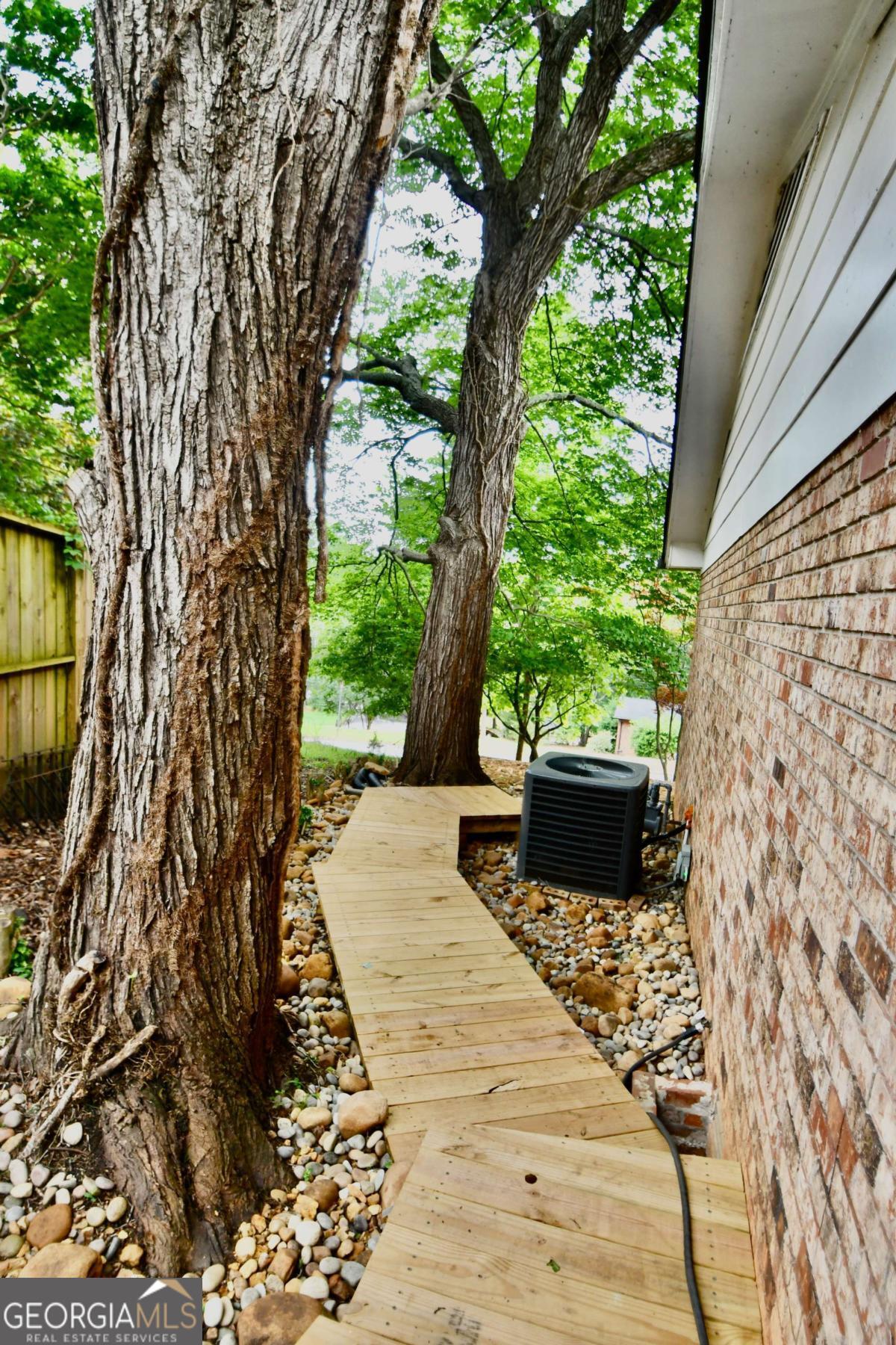 280 Valleybrook Drive Property Photo 49