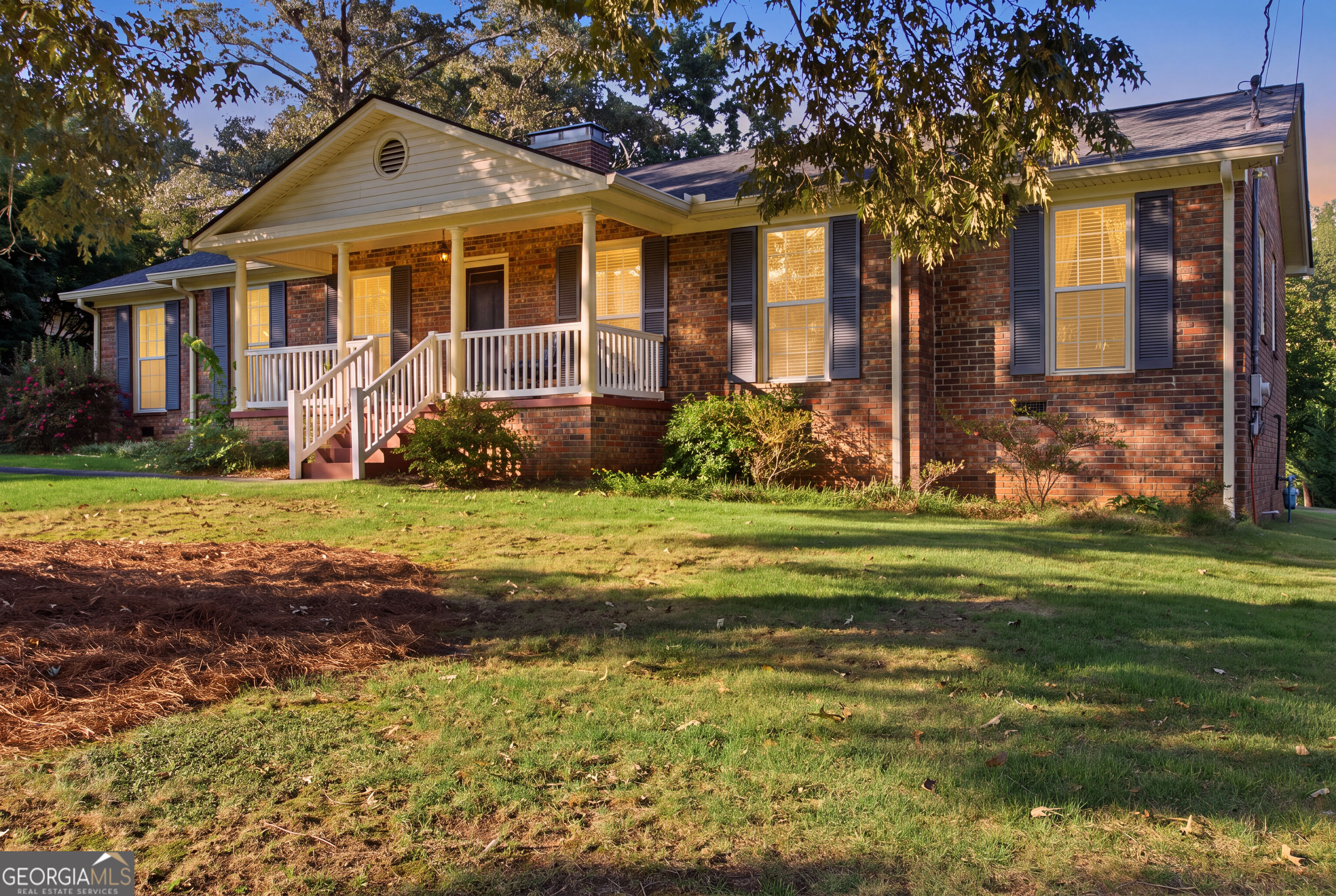 98 Beechwwod Boulevard Property Photo 2