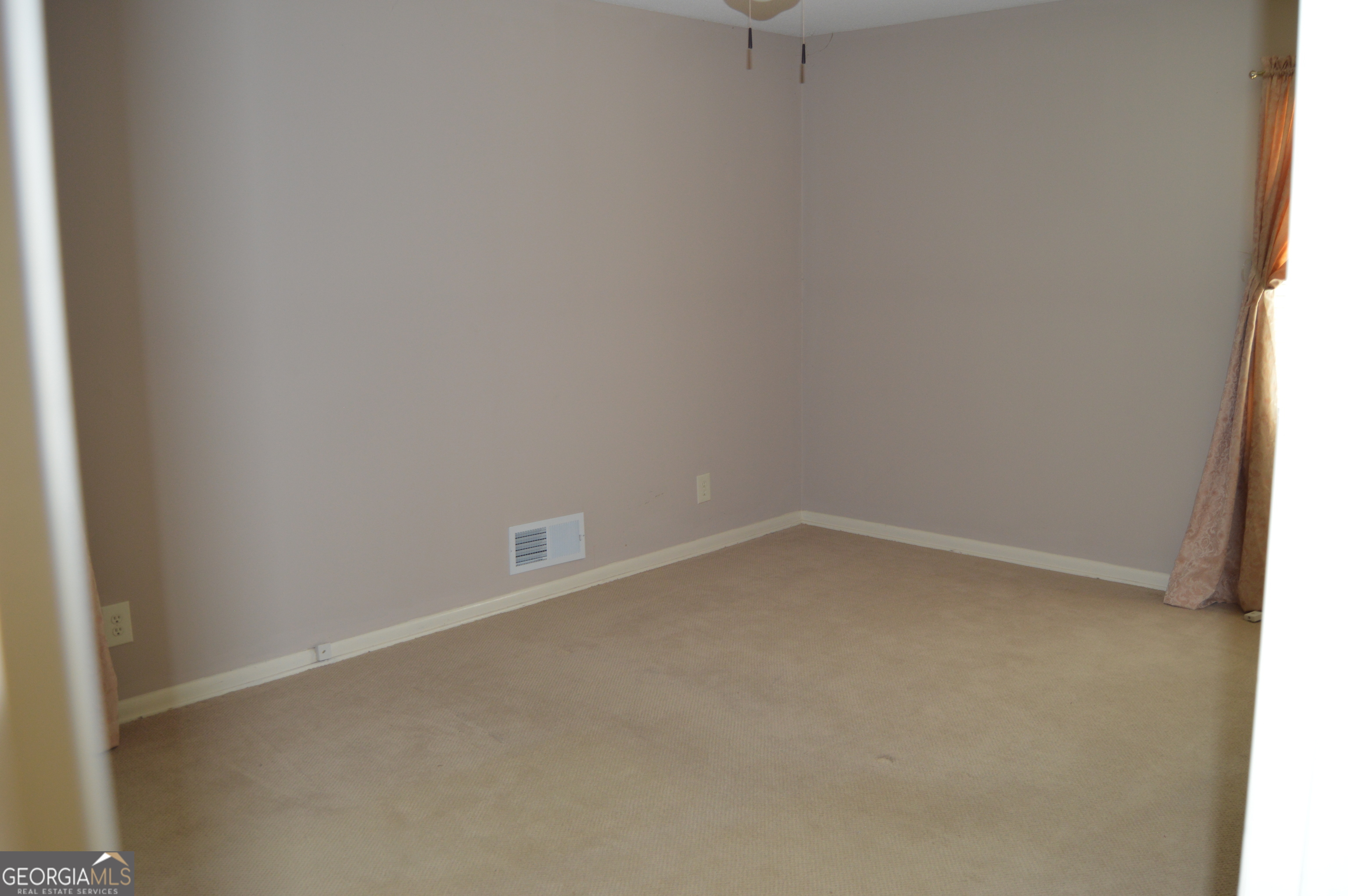 98 Beechwwod Blvd Property Photo 5