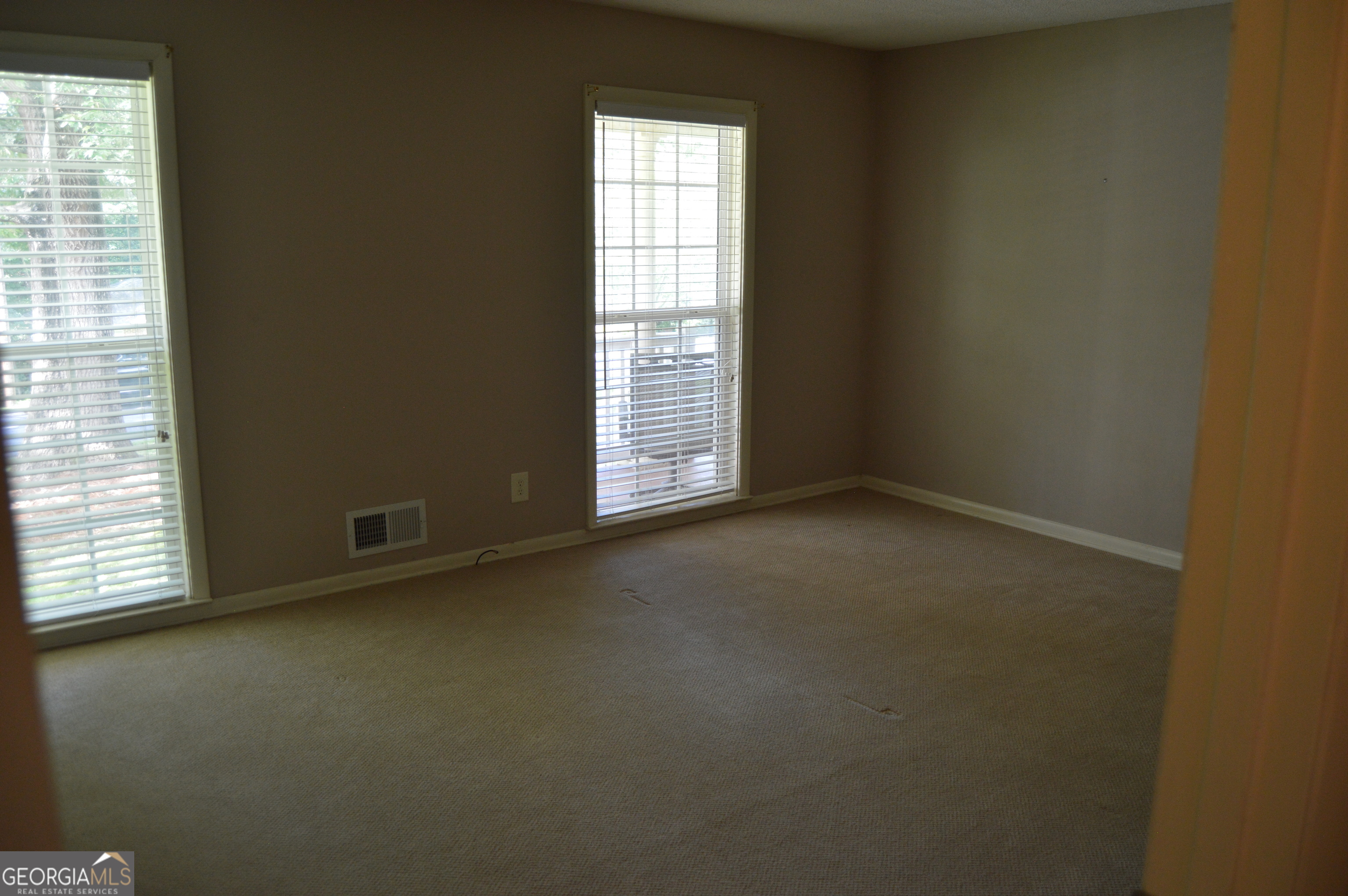 98 Beechwwod Blvd Property Photo 7