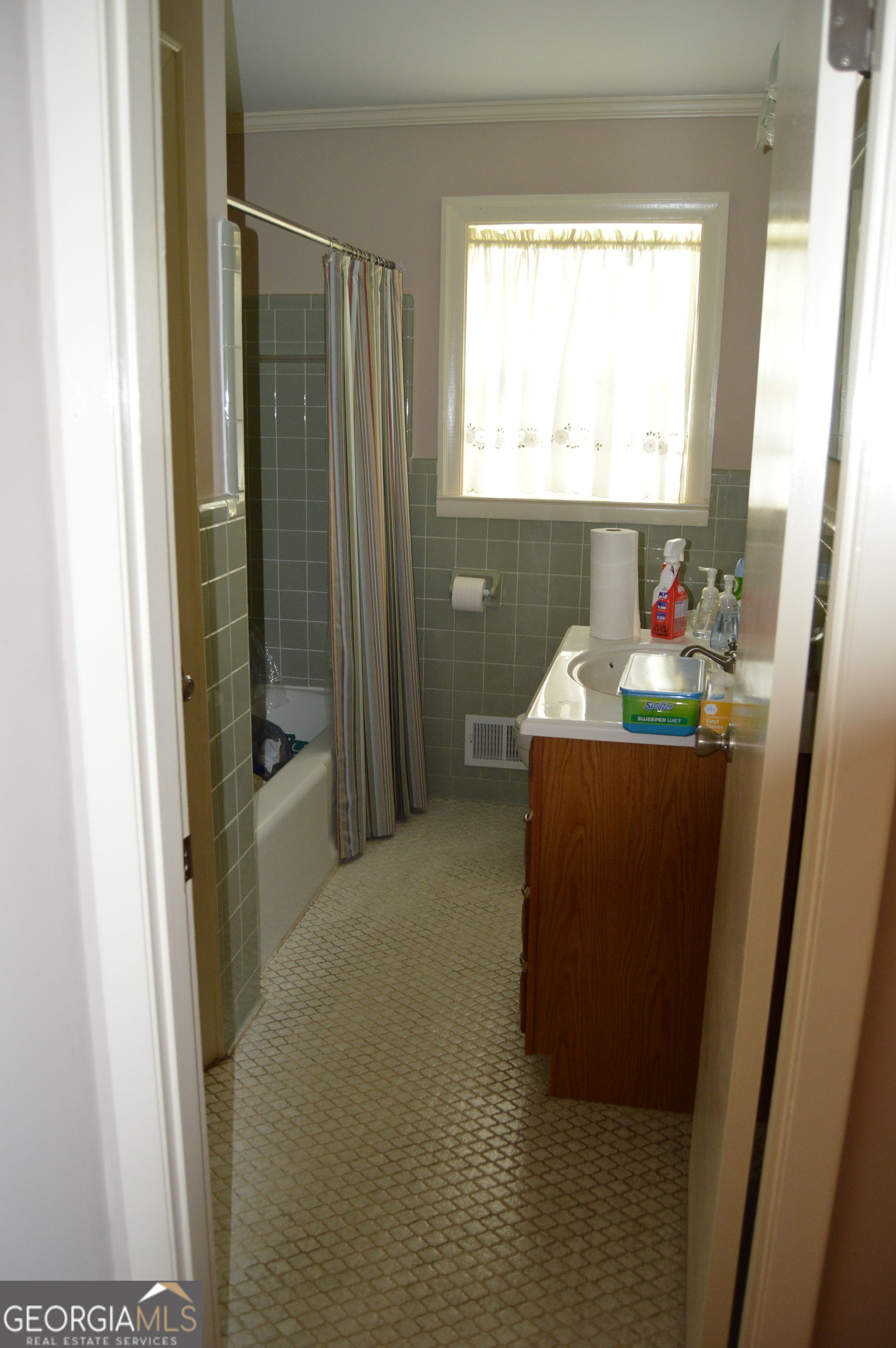 98 Beechwwod Blvd Property Photo 8