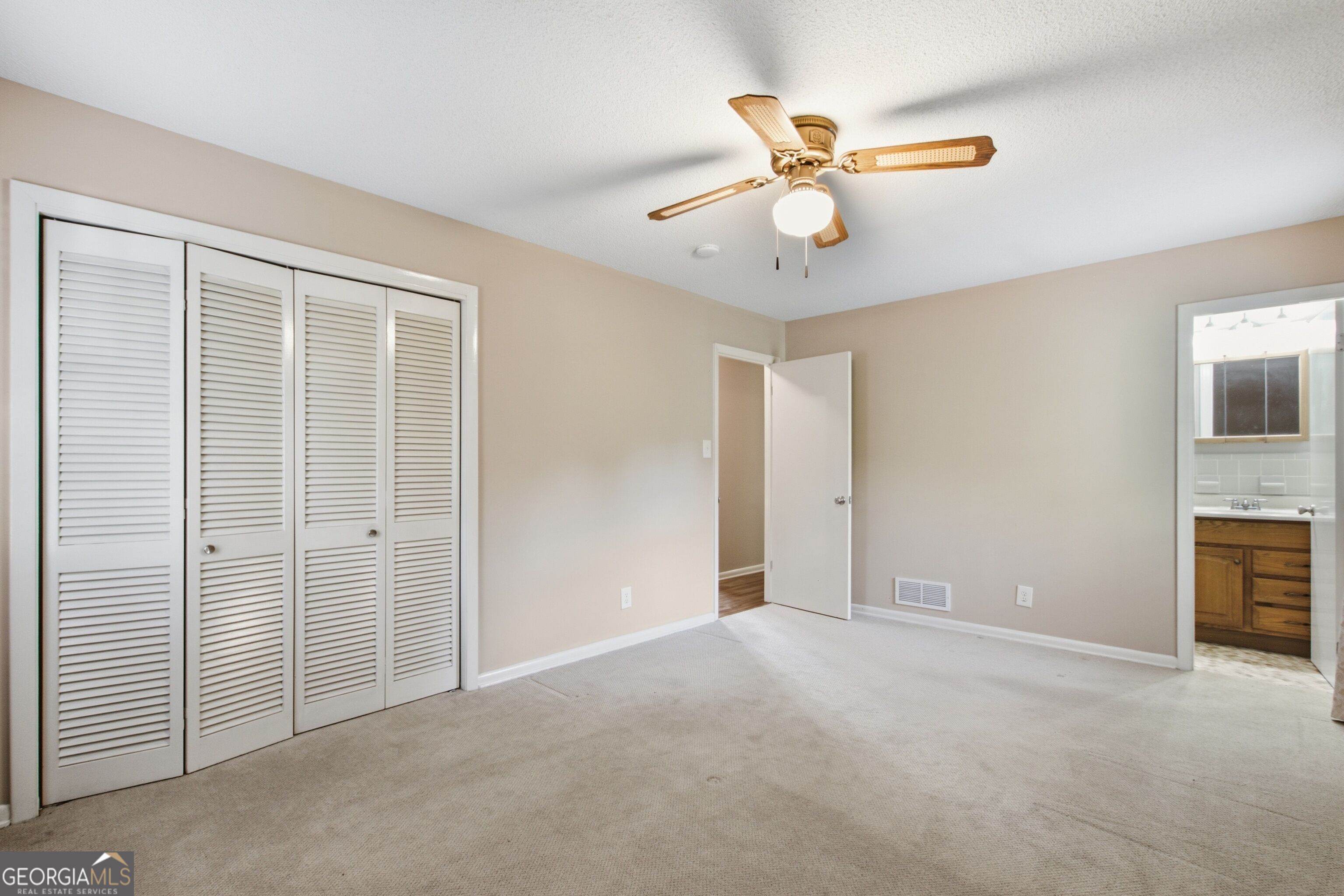 98 Beechwwod Boulevard Property Photo 12