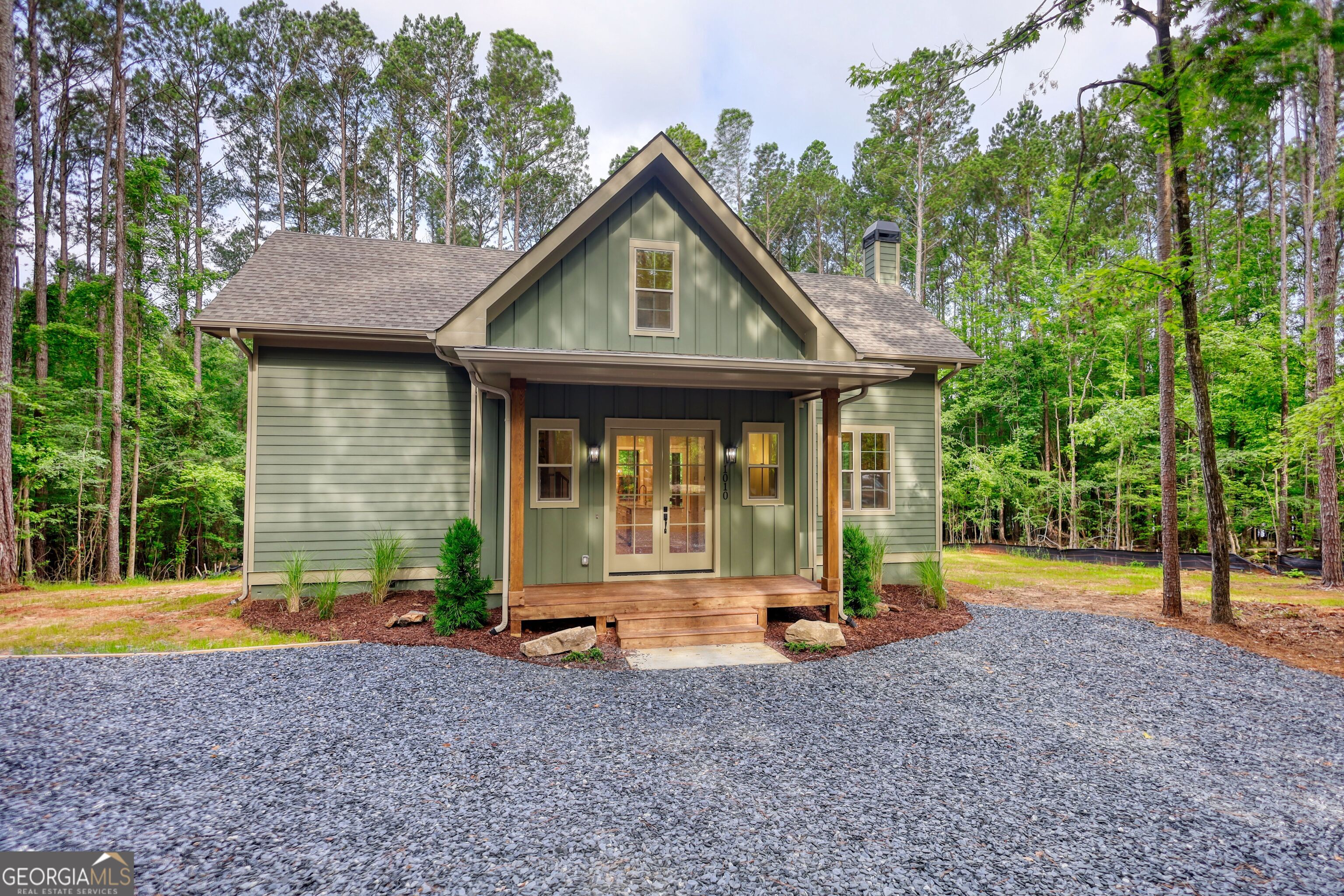 1010 Northwoods Point Property Photo 3
