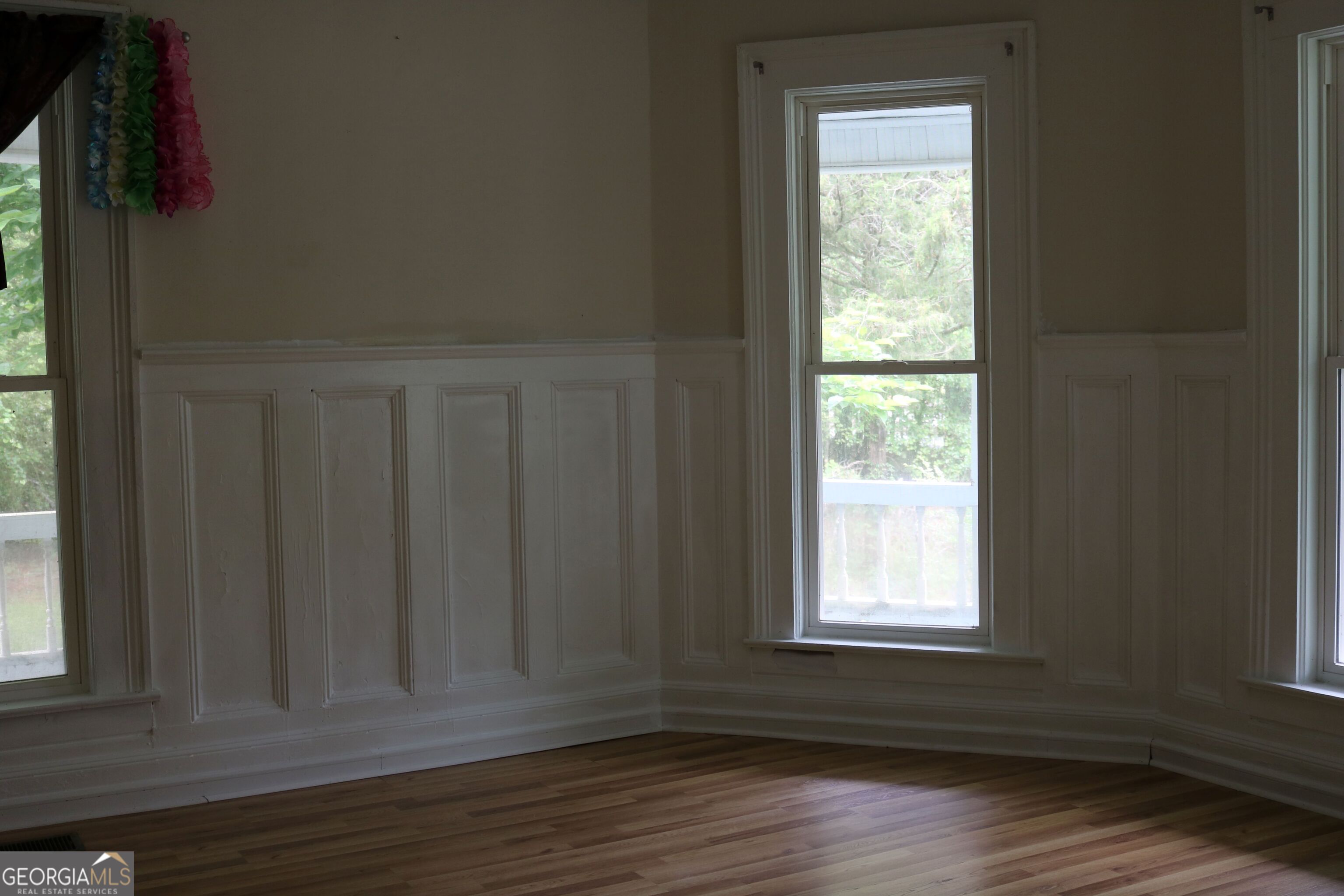 88 Railroad Avenue Property Photo 17