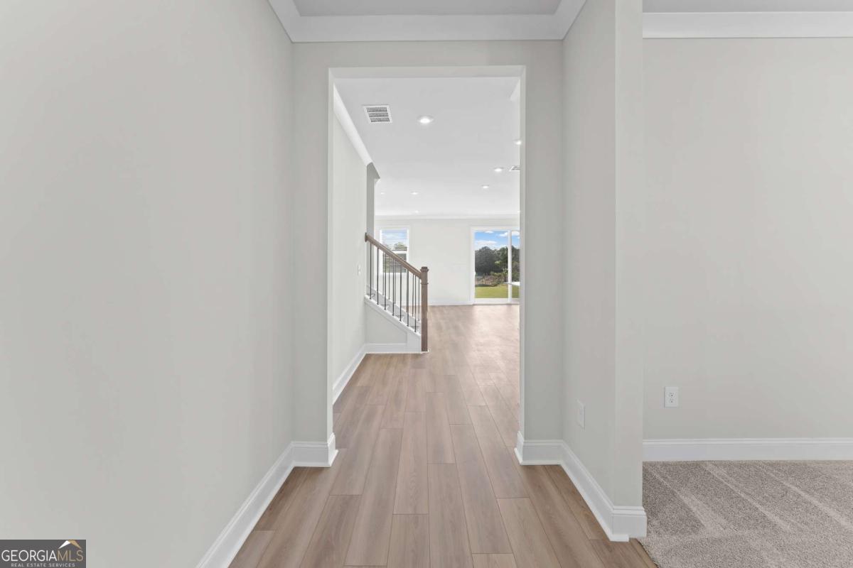 293 Nesta Grove Drive Property Photo 4