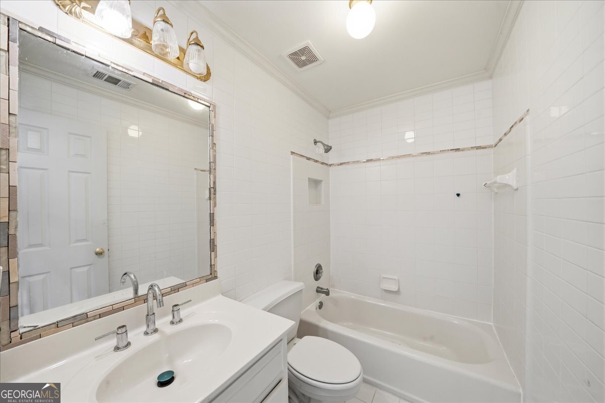2036 Kinsmon Drive Property Photo 42