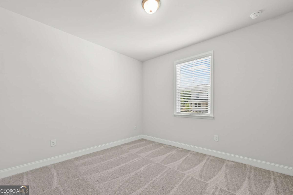 134 Kenney Way Property Photo 4